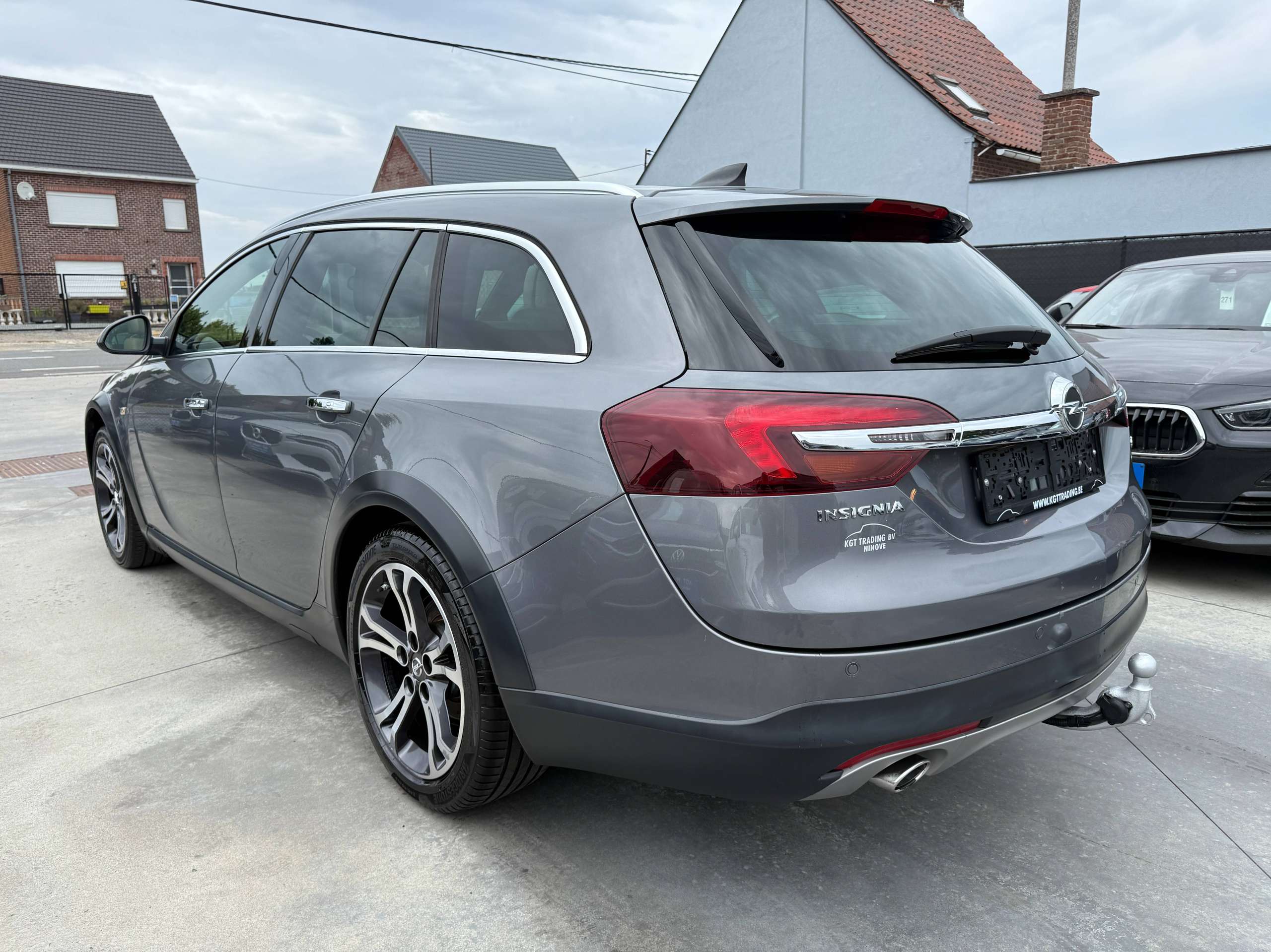 3fbe2751-5638-40d8-92dc-f318c67d4abe7-opel-insignia-tourer-1-6-cdti-136pk-navigatie-leder-opendak-camera-carplay.jpg