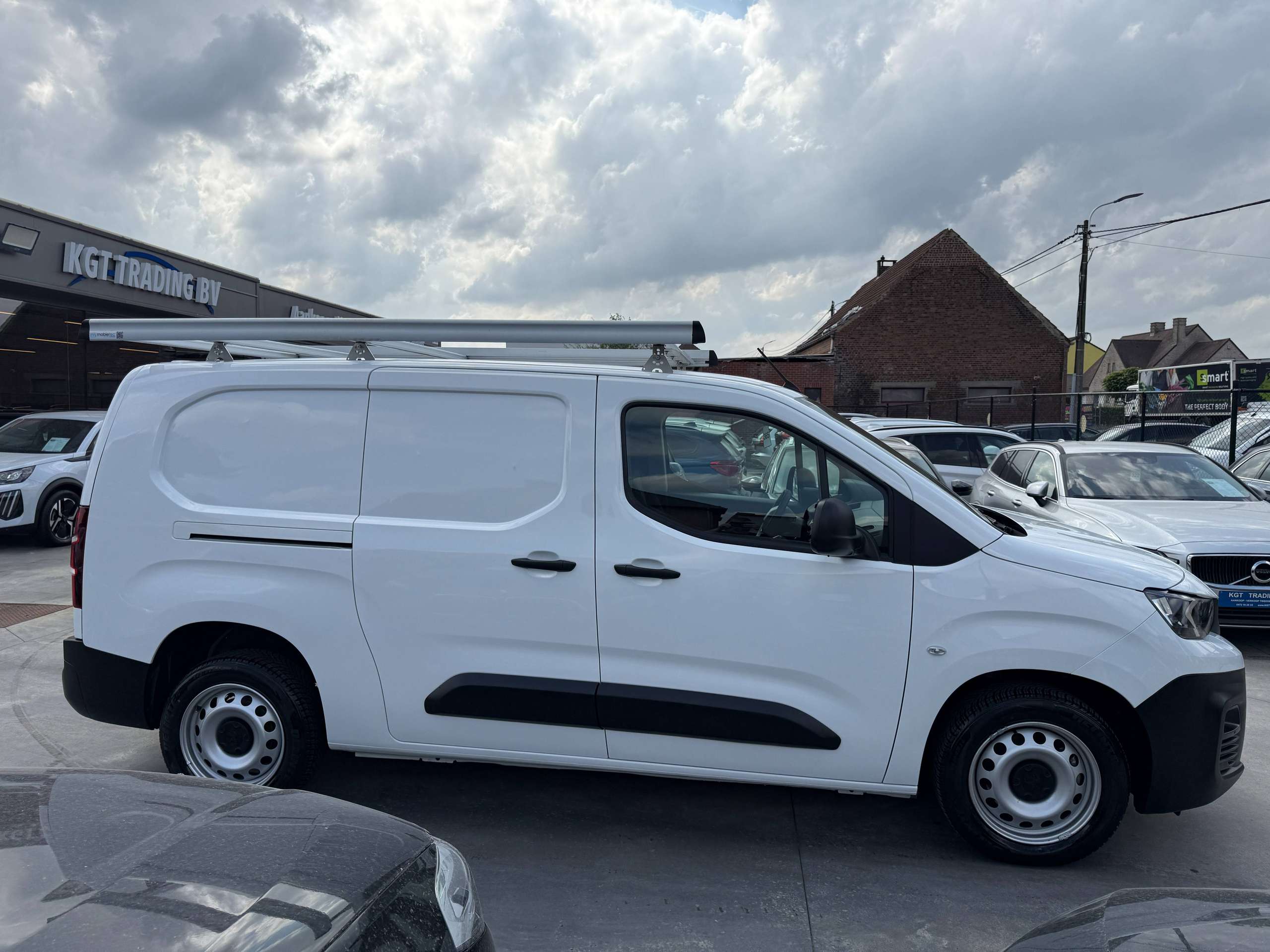 470afcfc-4332-4bed-9037-b1e336ba0f674-peugeot-partner-1-6-bluehdi-l2-100pk-dak-rek-bluetooth-parkeersensoren-airco.jpg