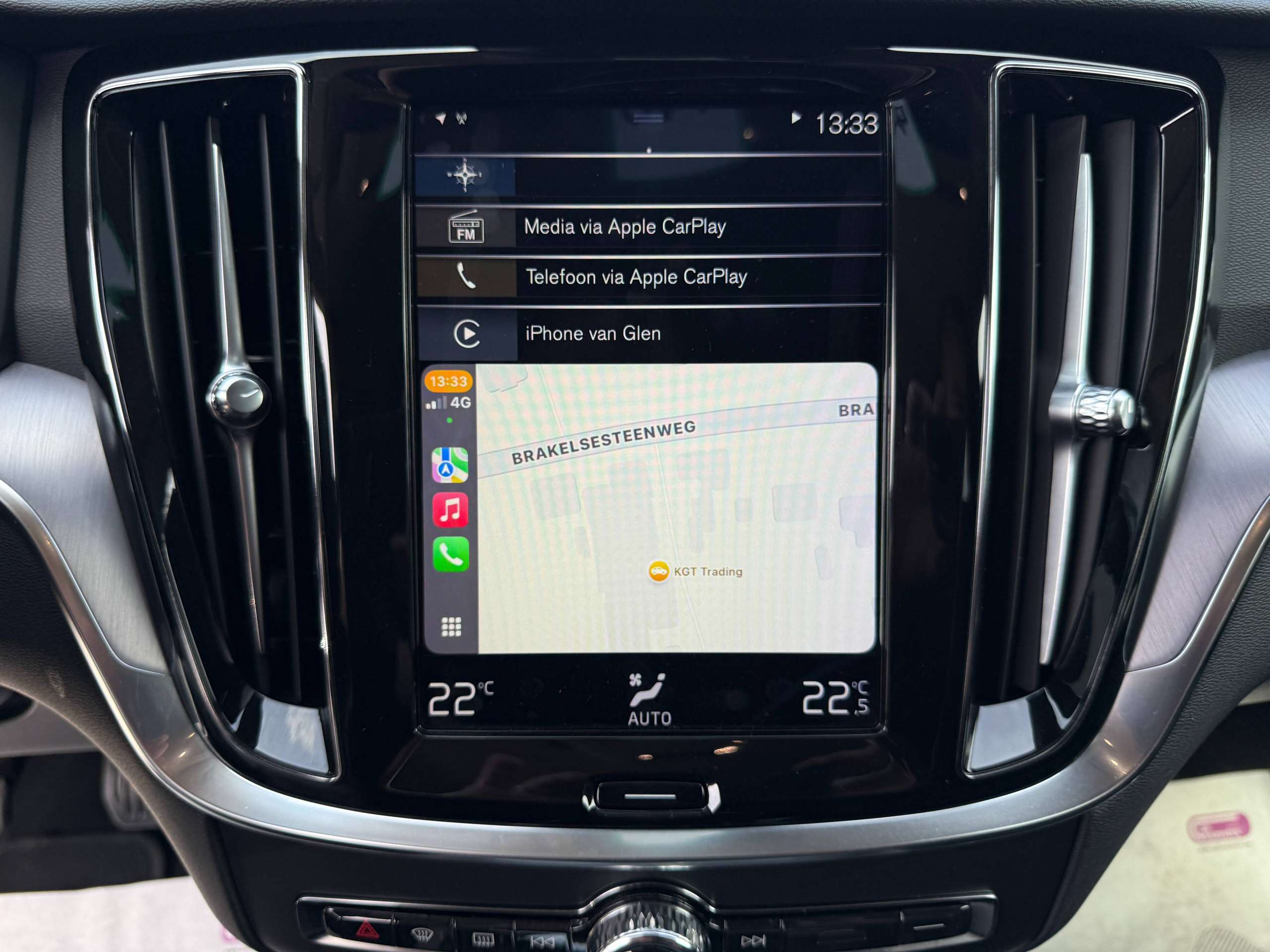 519e1055-1c6d-4a97-8d48-5d77d37a2a5926-volvo-v60-2-0-d3-150pk-navigatie-leder-full-led-carplay-camera-bluetooth-pdc.jpg
