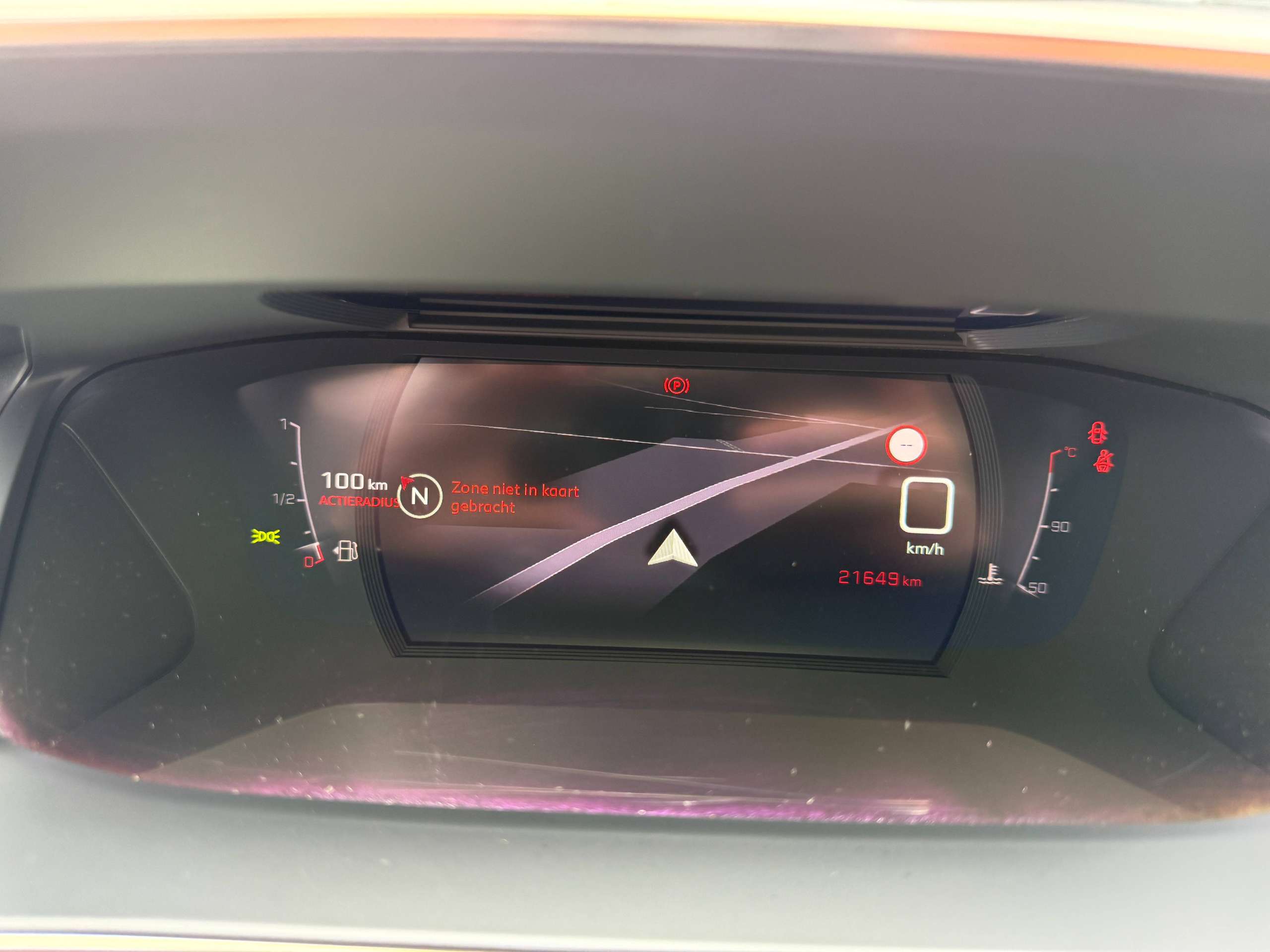 52e8ccf1-0fd1-4a06-8a8d-a48b644202ee17-peugeot-2008-1-2i-full-led-camera-leder-navigatie-virtual-carplay.jpg