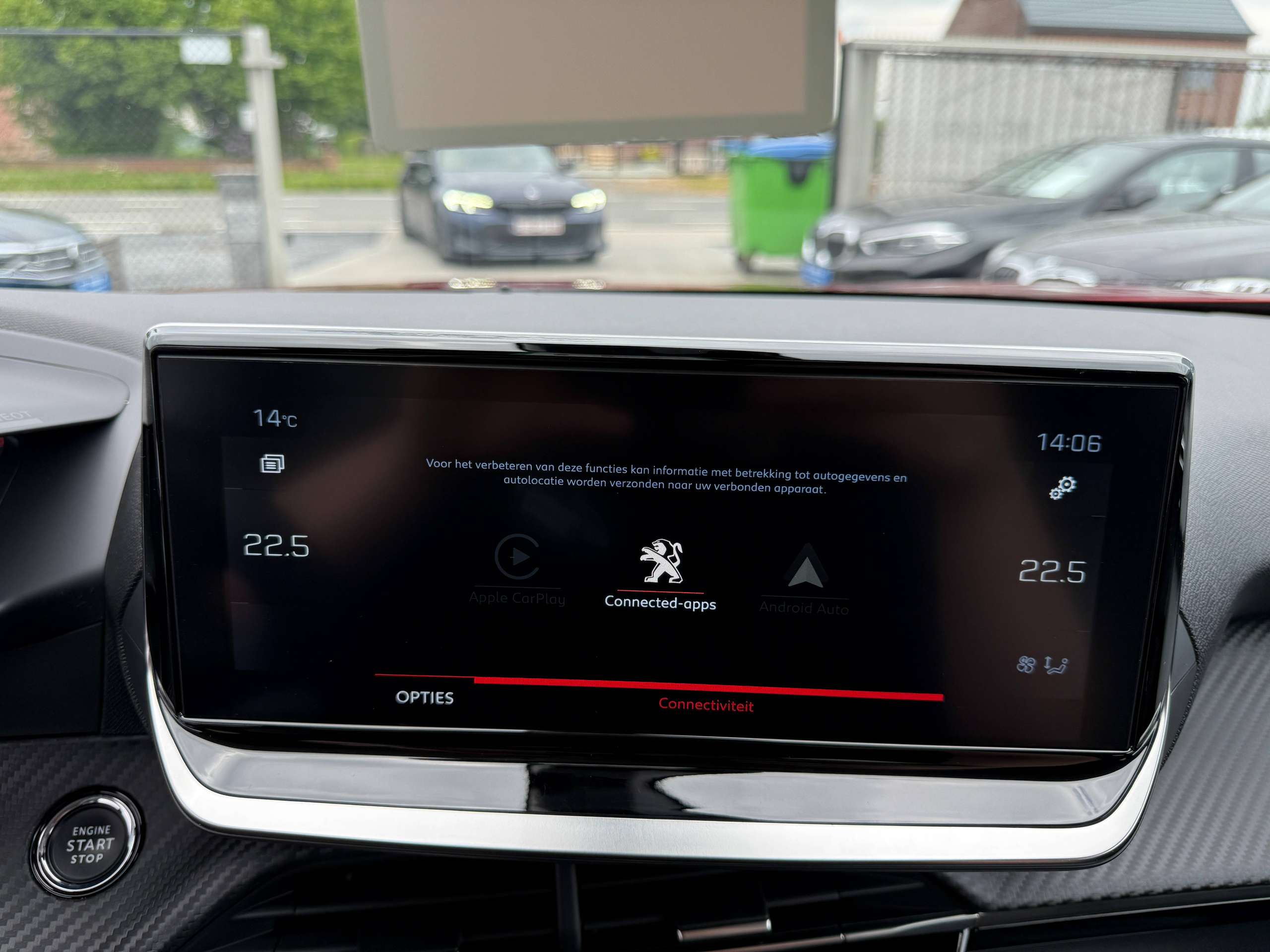 52e8ccf1-0fd1-4a06-8a8d-a48b644202ee21-peugeot-2008-1-2i-full-led-camera-leder-navigatie-virtual-carplay.jpg