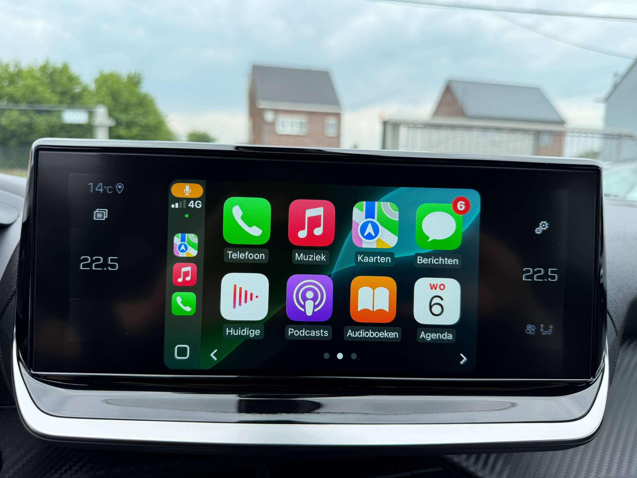 52e8ccf1-0fd1-4a06-8a8d-a48b644202ee24-peugeot-2008-1-2i-full-led-camera-leder-navigatie-virtual-carplay.jpg