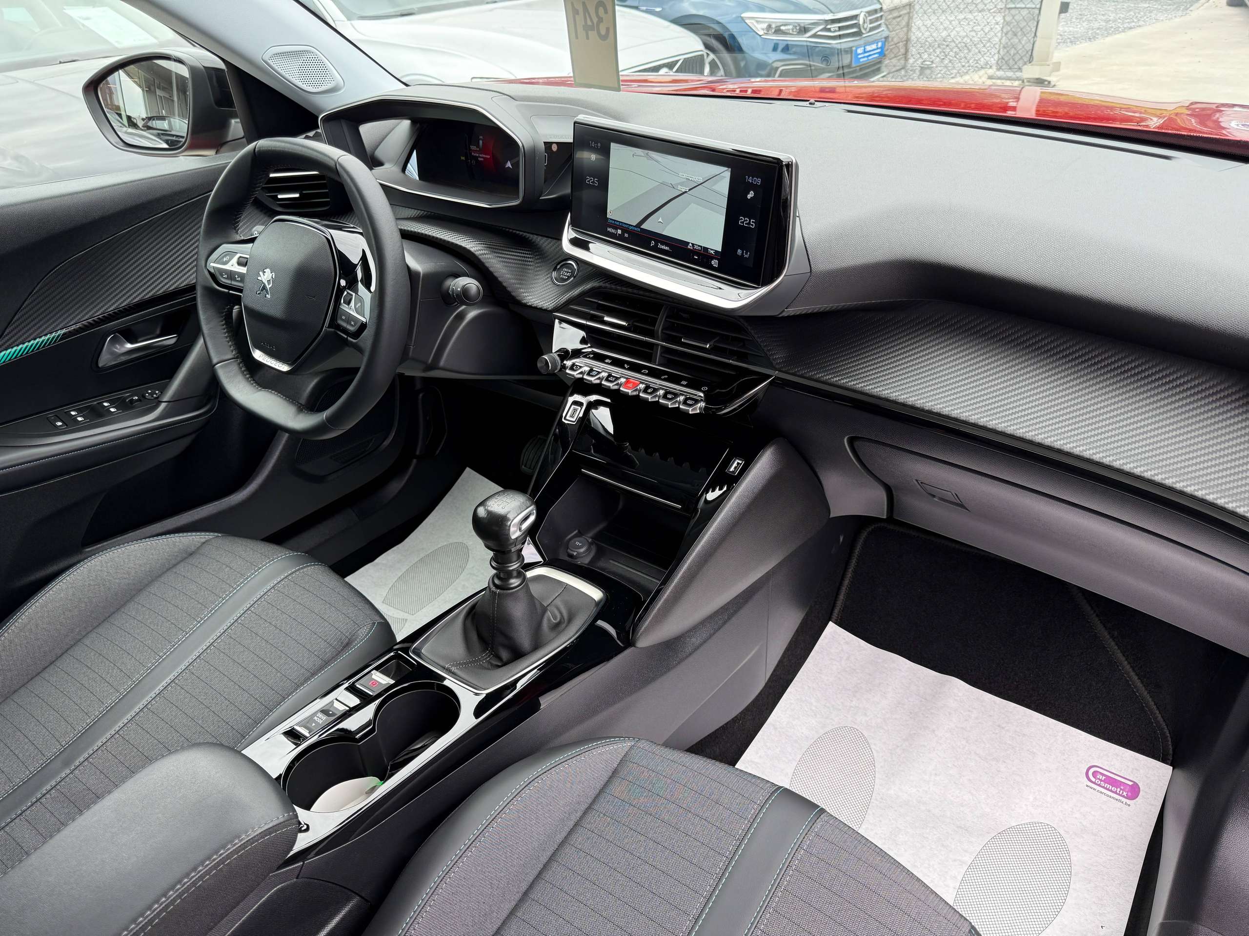 52e8ccf1-0fd1-4a06-8a8d-a48b644202ee27-peugeot-2008-1-2i-full-led-camera-leder-navigatie-virtual-carplay.jpg