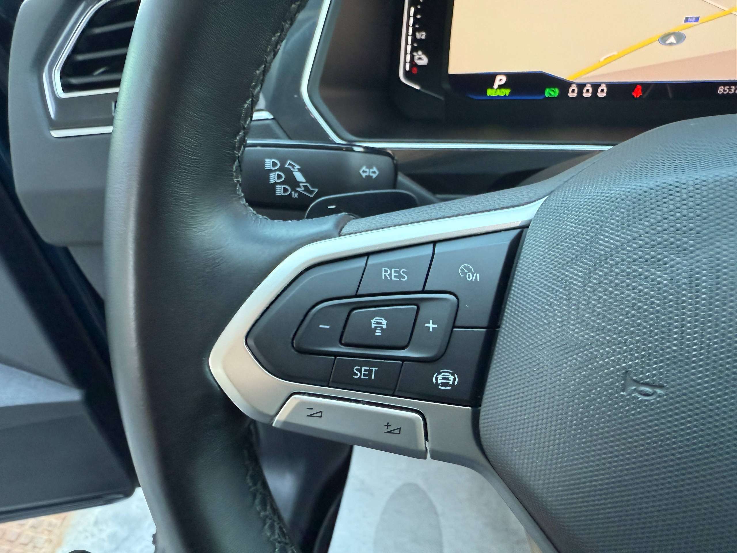 564f47de-299f-48ef-8c06-172e04f8db7421-volkswagen-tiguan-1-4i-e-hybrid-automaat-navigatie-full-led-zwart-leder-360-camera-carplay.jpg