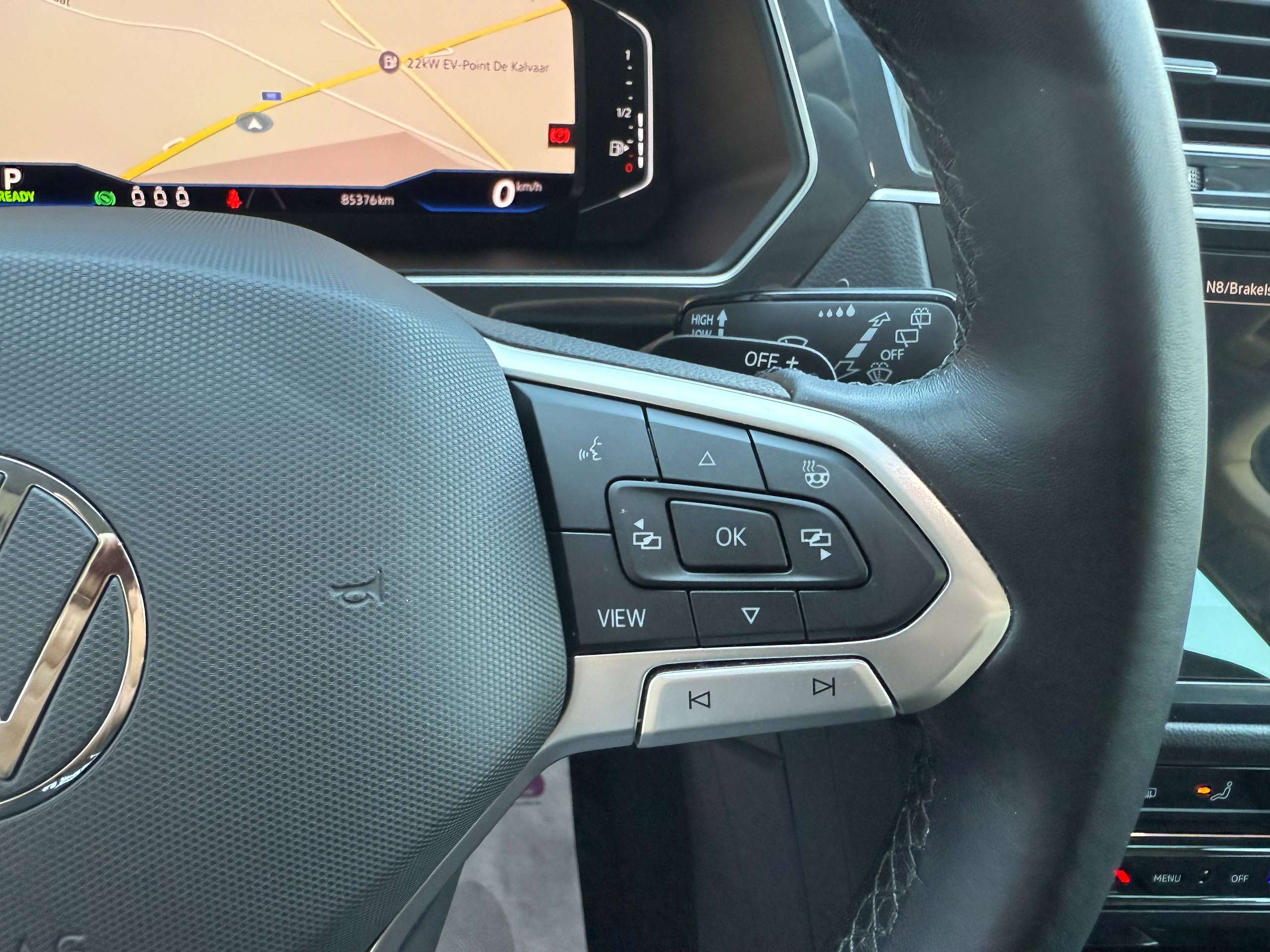 564f47de-299f-48ef-8c06-172e04f8db7422-volkswagen-tiguan-1-4i-e-hybrid-automaat-navigatie-full-led-zwart-leder-360-camera-carplay.jpg