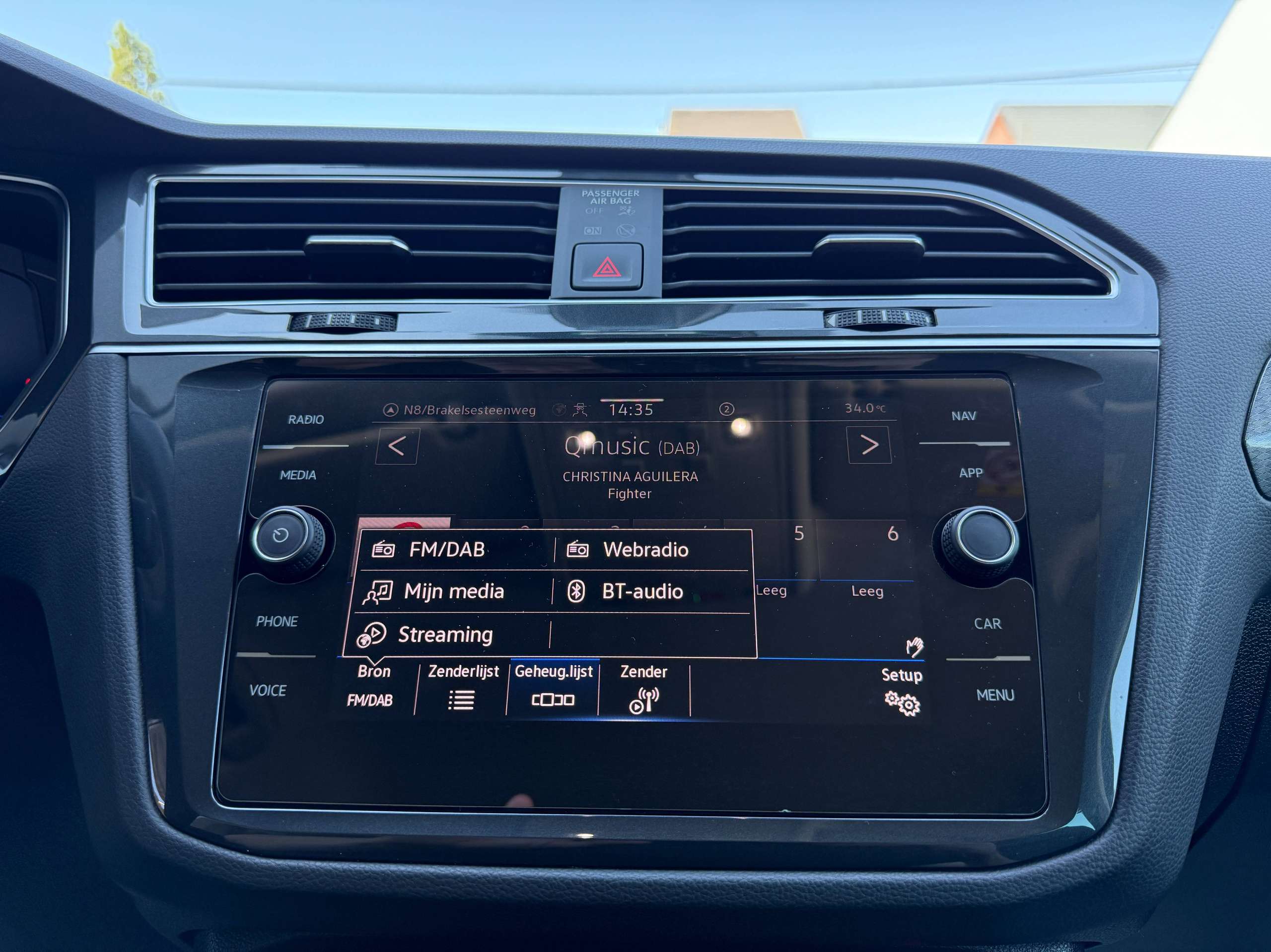 564f47de-299f-48ef-8c06-172e04f8db7428-volkswagen-tiguan-1-4i-e-hybrid-automaat-navigatie-full-led-zwart-leder-360-camera-carplay.jpg