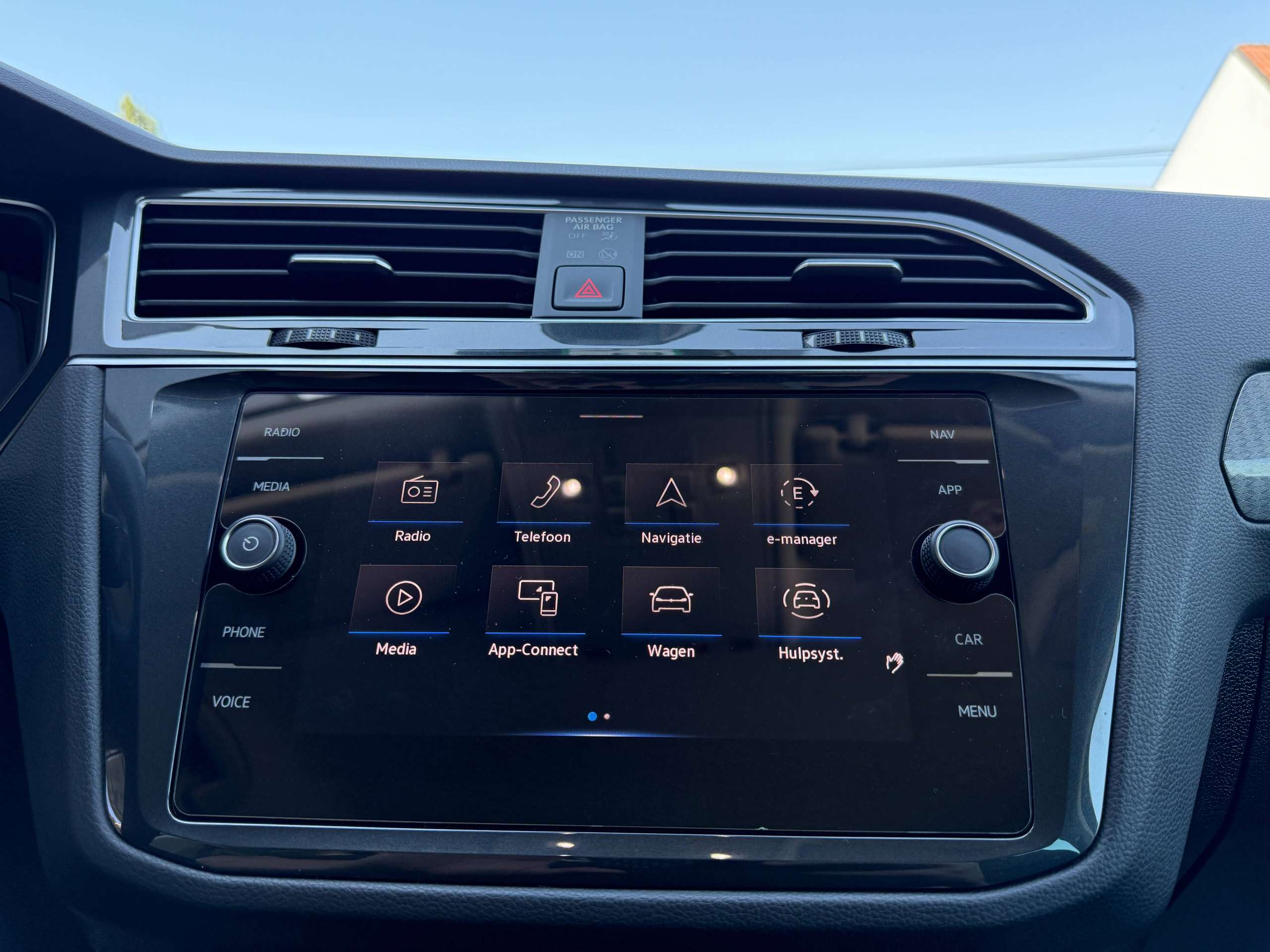 564f47de-299f-48ef-8c06-172e04f8db7429-volkswagen-tiguan-1-4i-e-hybrid-automaat-navigatie-full-led-zwart-leder-360-camera-carplay.jpg