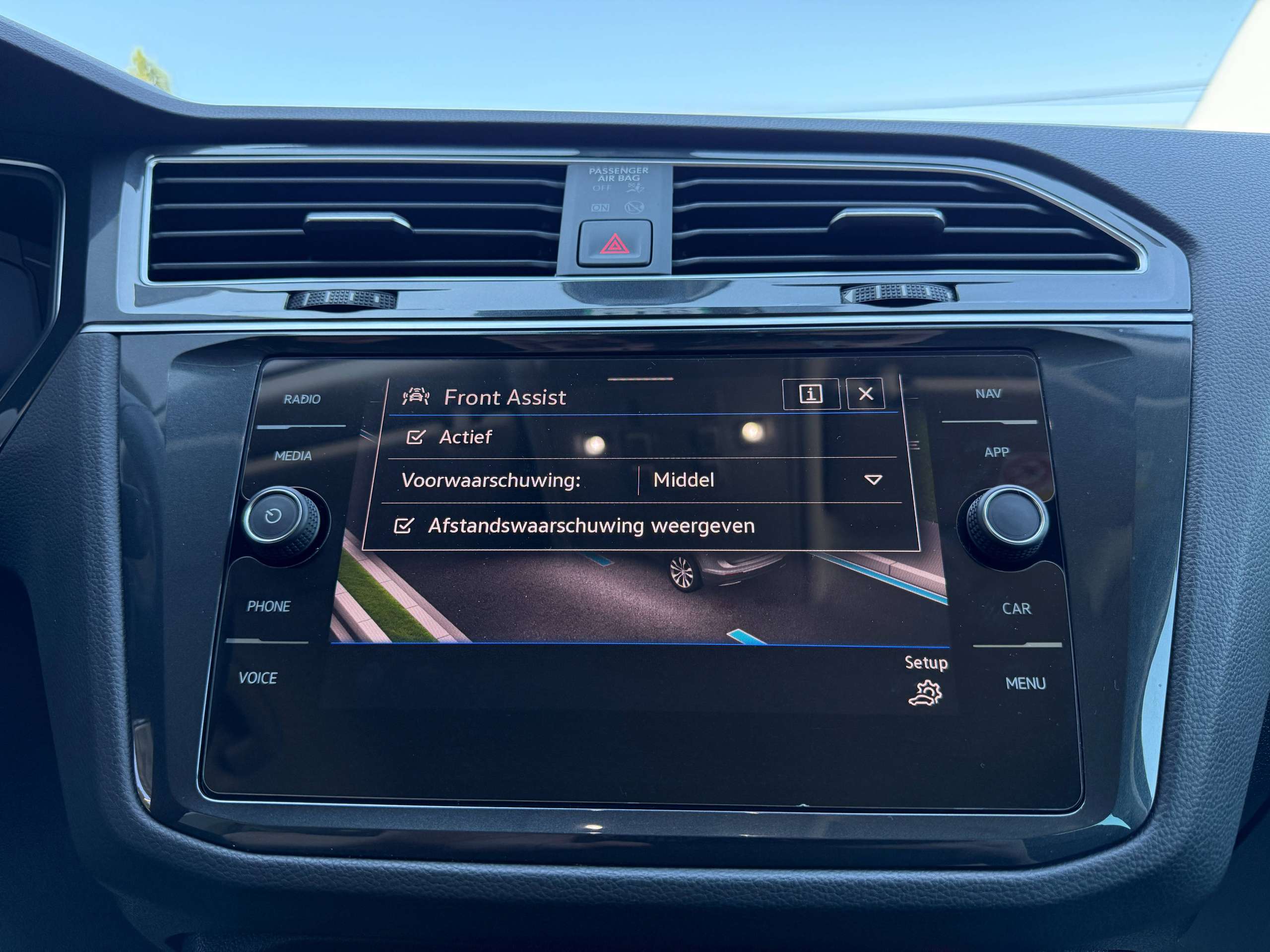 564f47de-299f-48ef-8c06-172e04f8db7431-volkswagen-tiguan-1-4i-e-hybrid-automaat-navigatie-full-led-zwart-leder-360-camera-carplay.jpg