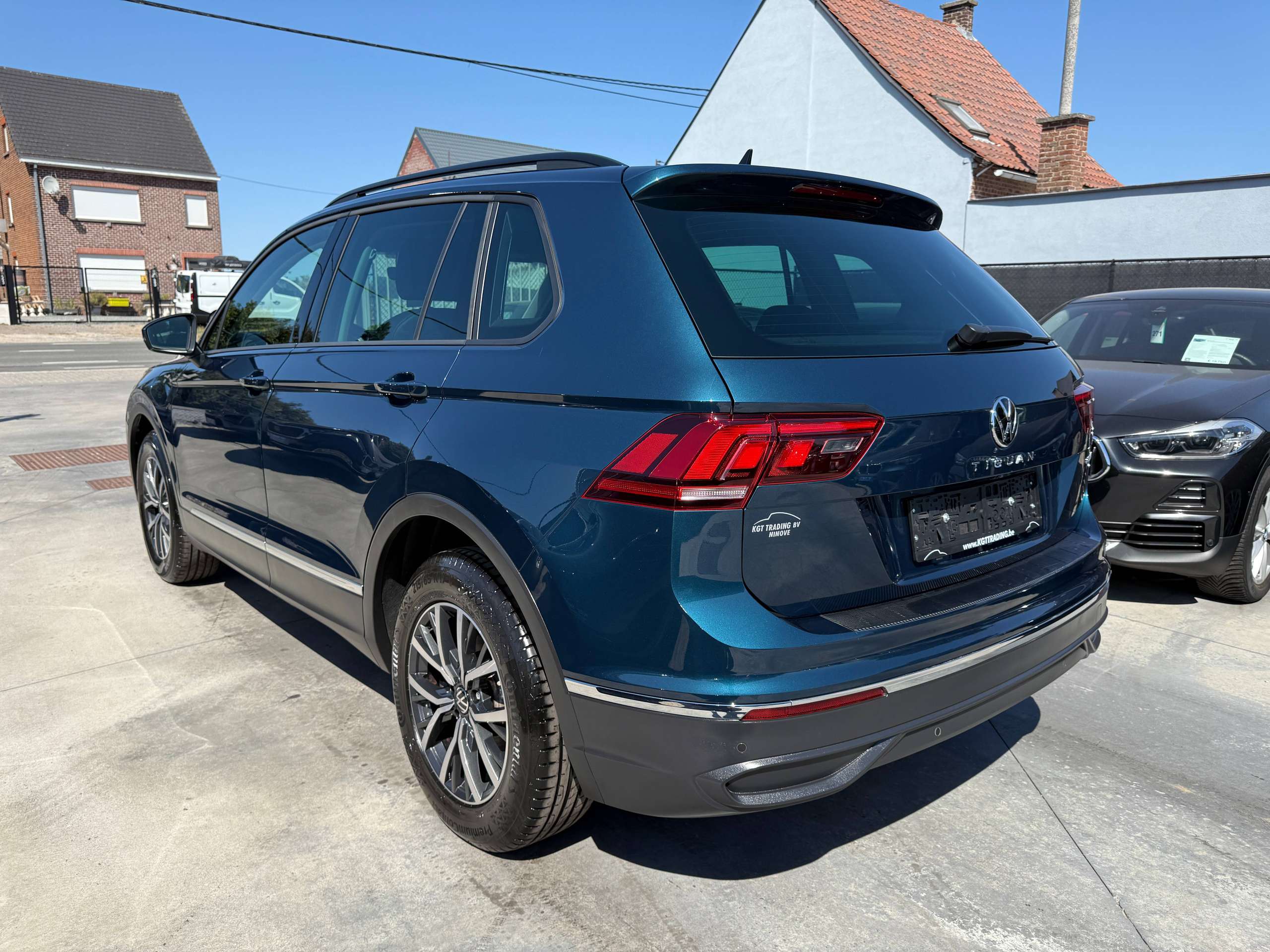 564f47de-299f-48ef-8c06-172e04f8db747-volkswagen-tiguan-1-4i-e-hybrid-automaat-navigatie-full-led-zwart-leder-360-camera-carplay.jpg