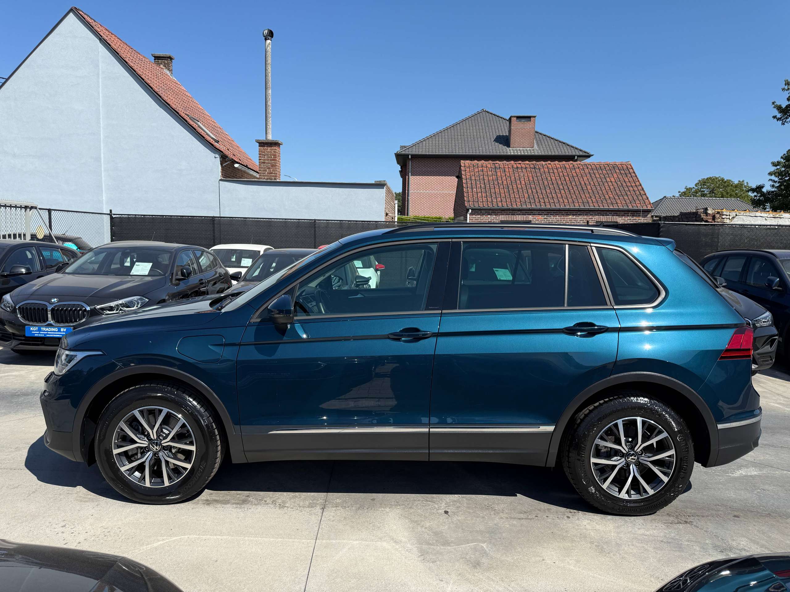 564f47de-299f-48ef-8c06-172e04f8db748-volkswagen-tiguan-1-4i-e-hybrid-automaat-navigatie-full-led-zwart-leder-360-camera-carplay.jpg