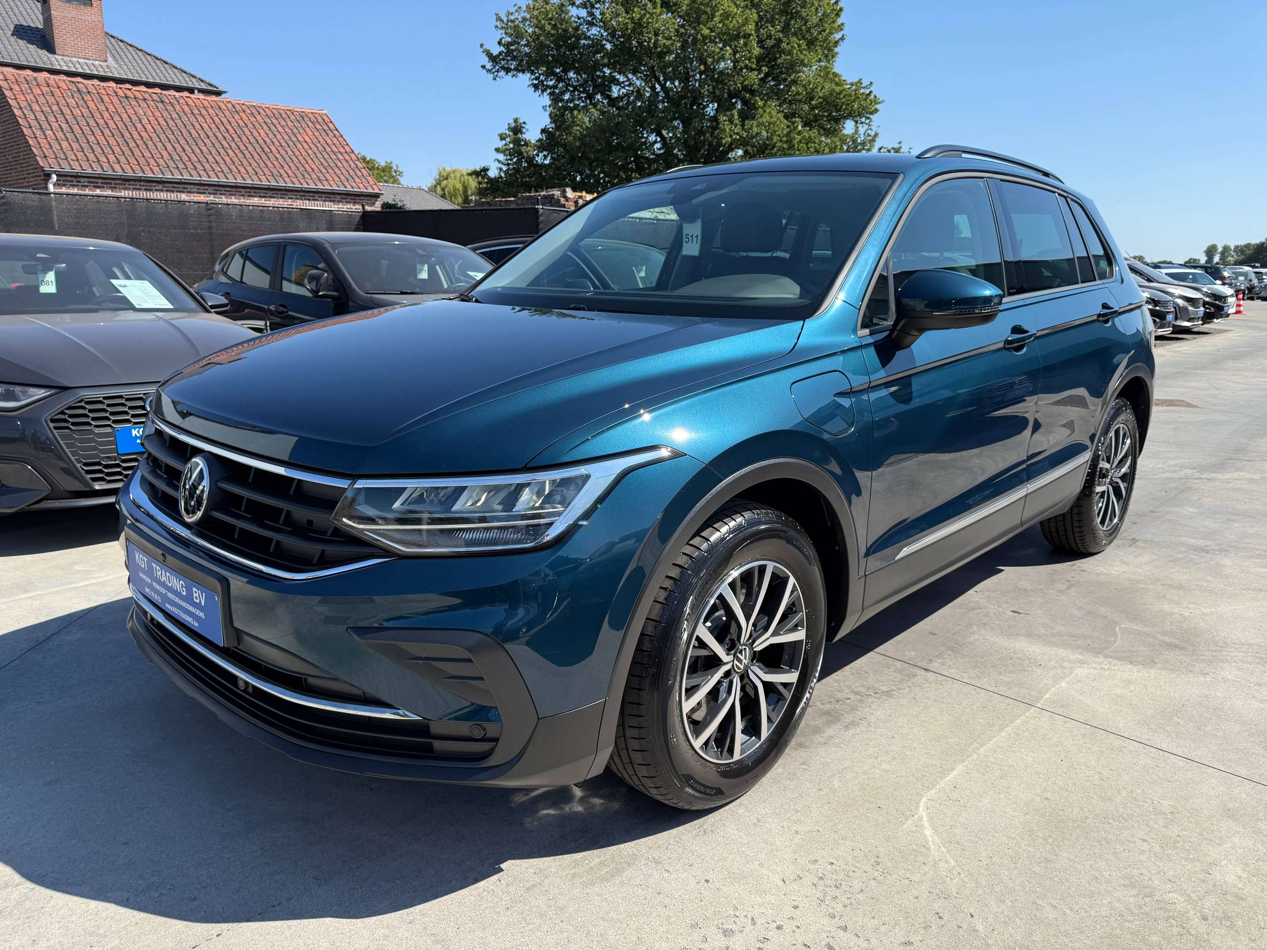 564f47de-299f-48ef-8c06-172e04f8db749-volkswagen-tiguan-1-4i-e-hybrid-automaat-navigatie-full-led-zwart-leder-360-camera-carplay.jpg