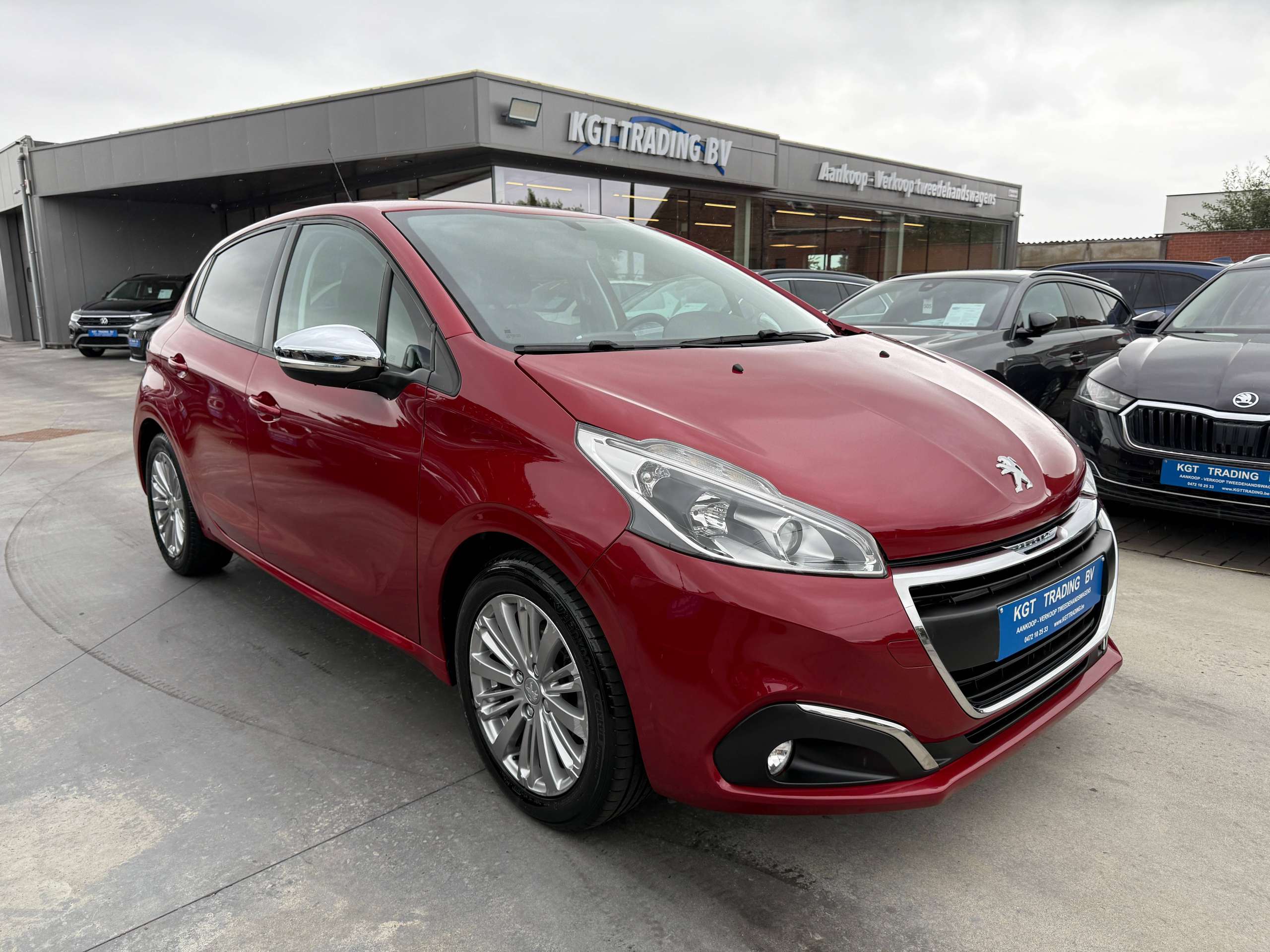 57eb5c81-d206-4366-8a10-c29a1b063f203-peugeot-208-1-2i-5-deurs-navigatie-carplay-led-parkeersensoren-airco-alu-bluetooth.jpg