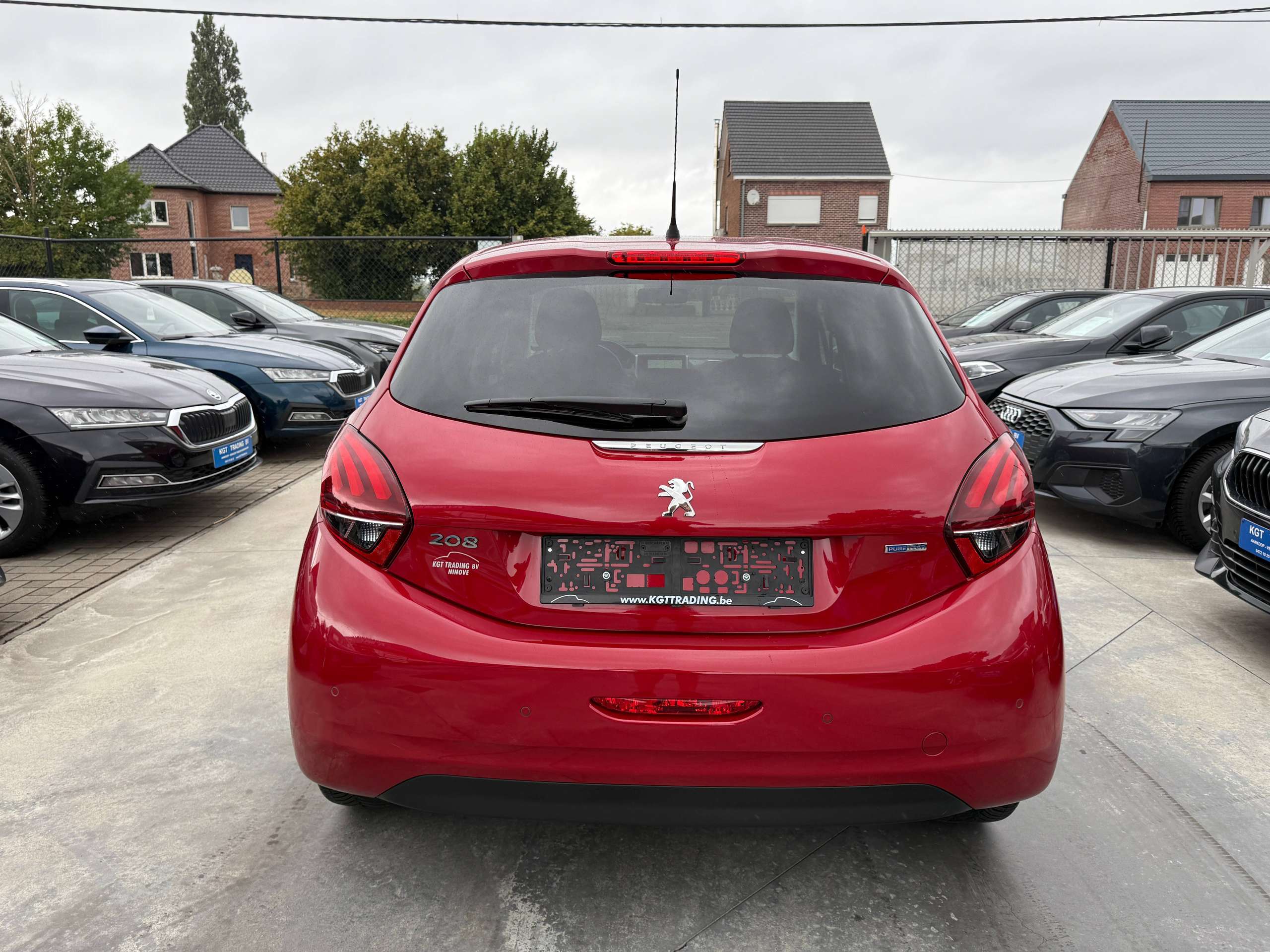 57eb5c81-d206-4366-8a10-c29a1b063f206-peugeot-208-1-2i-5-deurs-navigatie-carplay-led-parkeersensoren-airco-alu-bluetooth.jpg
