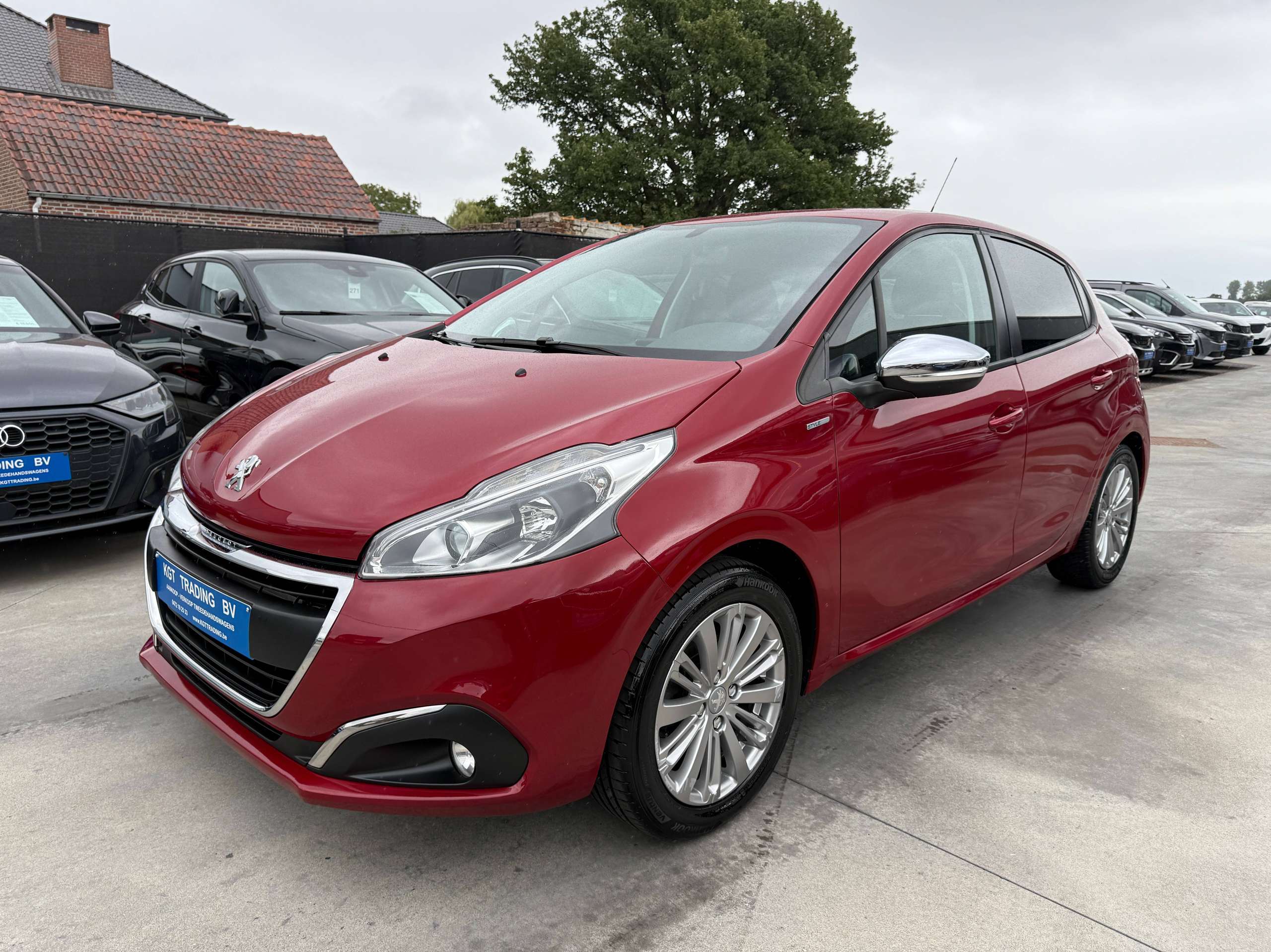 57eb5c81-d206-4366-8a10-c29a1b063f209-peugeot-208-1-2i-5-deurs-navigatie-carplay-led-parkeersensoren-airco-alu-bluetooth.jpg