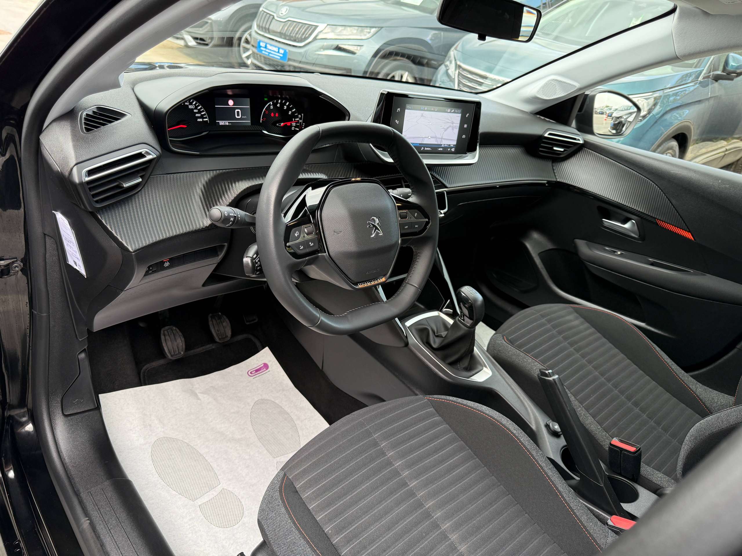 6124cacd-f880-4abe-88f2-b282186fc00813-peugeot-208-1-2i-full-led-navigatie-carplay-alu-bluetooth-pdc.jpg
