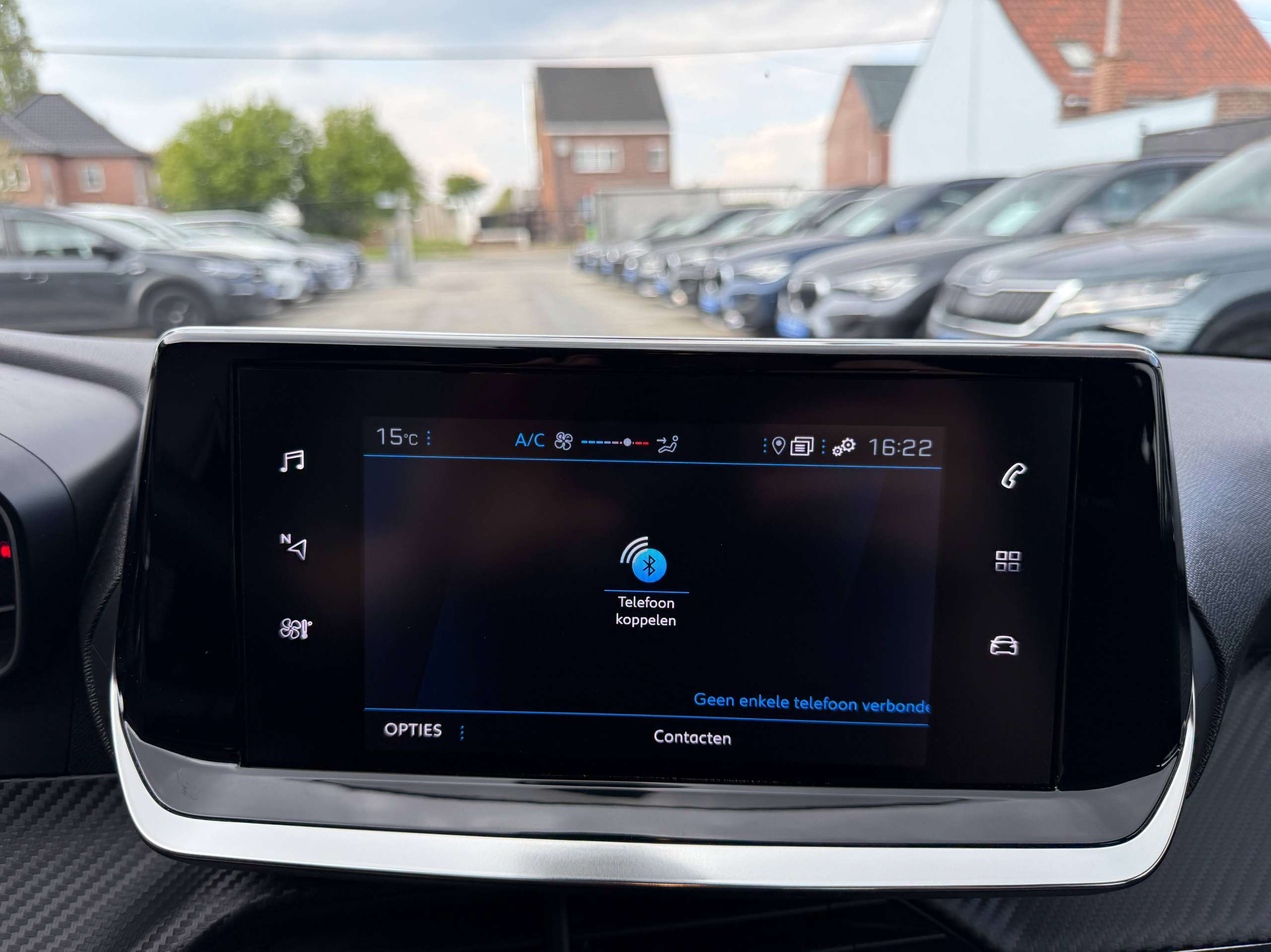6124cacd-f880-4abe-88f2-b282186fc00822-peugeot-208-1-2i-full-led-navigatie-carplay-alu-bluetooth-pdc.jpg
