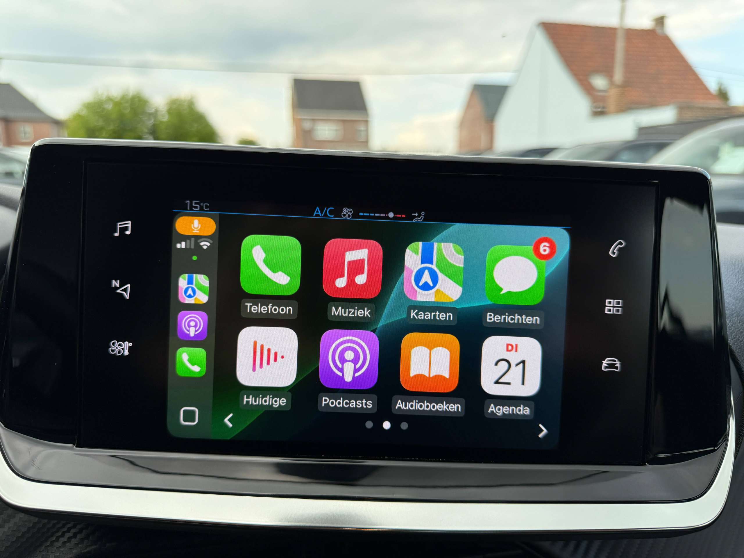 6124cacd-f880-4abe-88f2-b282186fc00824-peugeot-208-1-2i-full-led-navigatie-carplay-alu-bluetooth-pdc.jpg