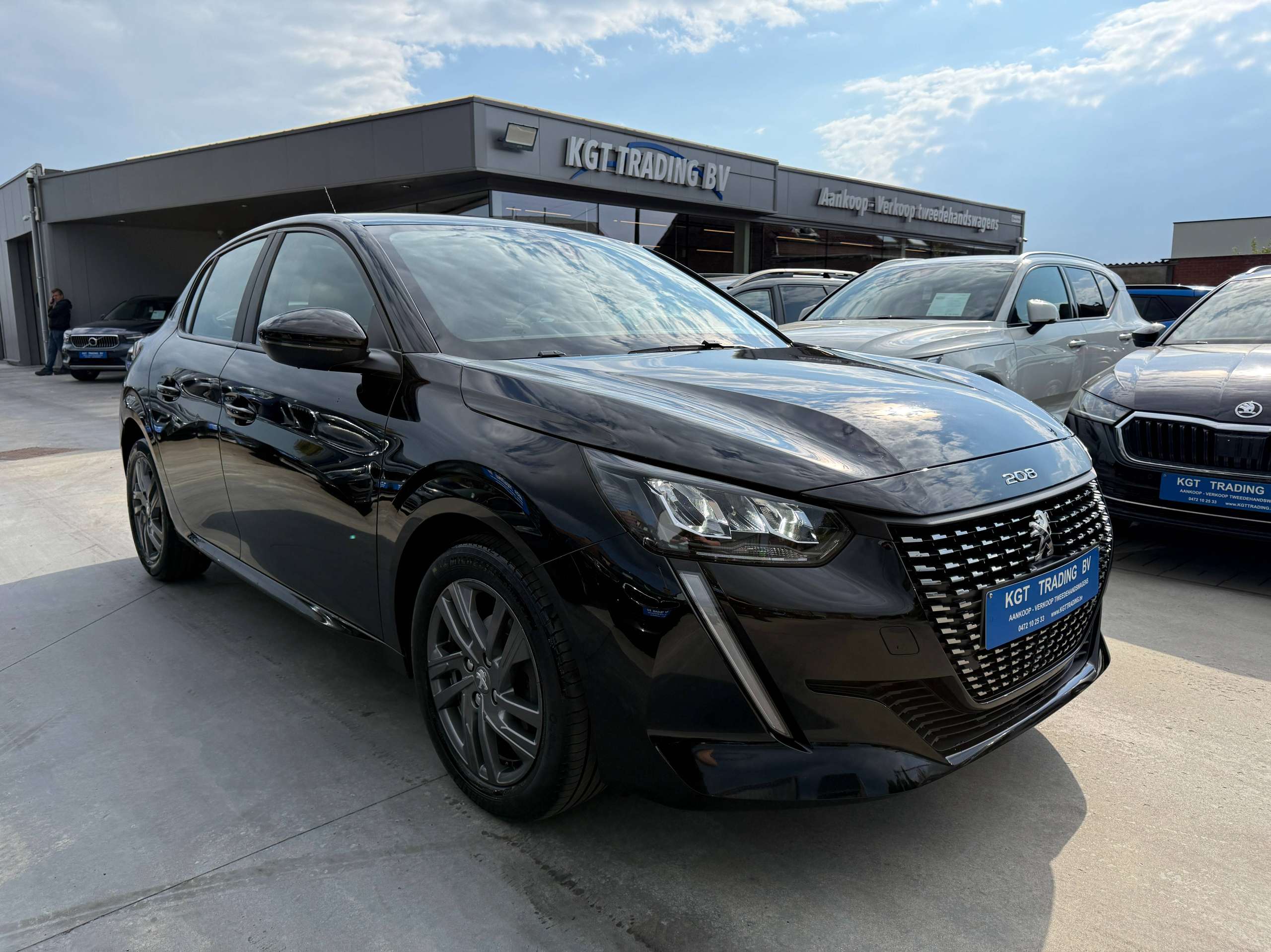 6124cacd-f880-4abe-88f2-b282186fc0083-peugeot-208-1-2i-full-led-navigatie-carplay-alu-bluetooth-pdc.jpg