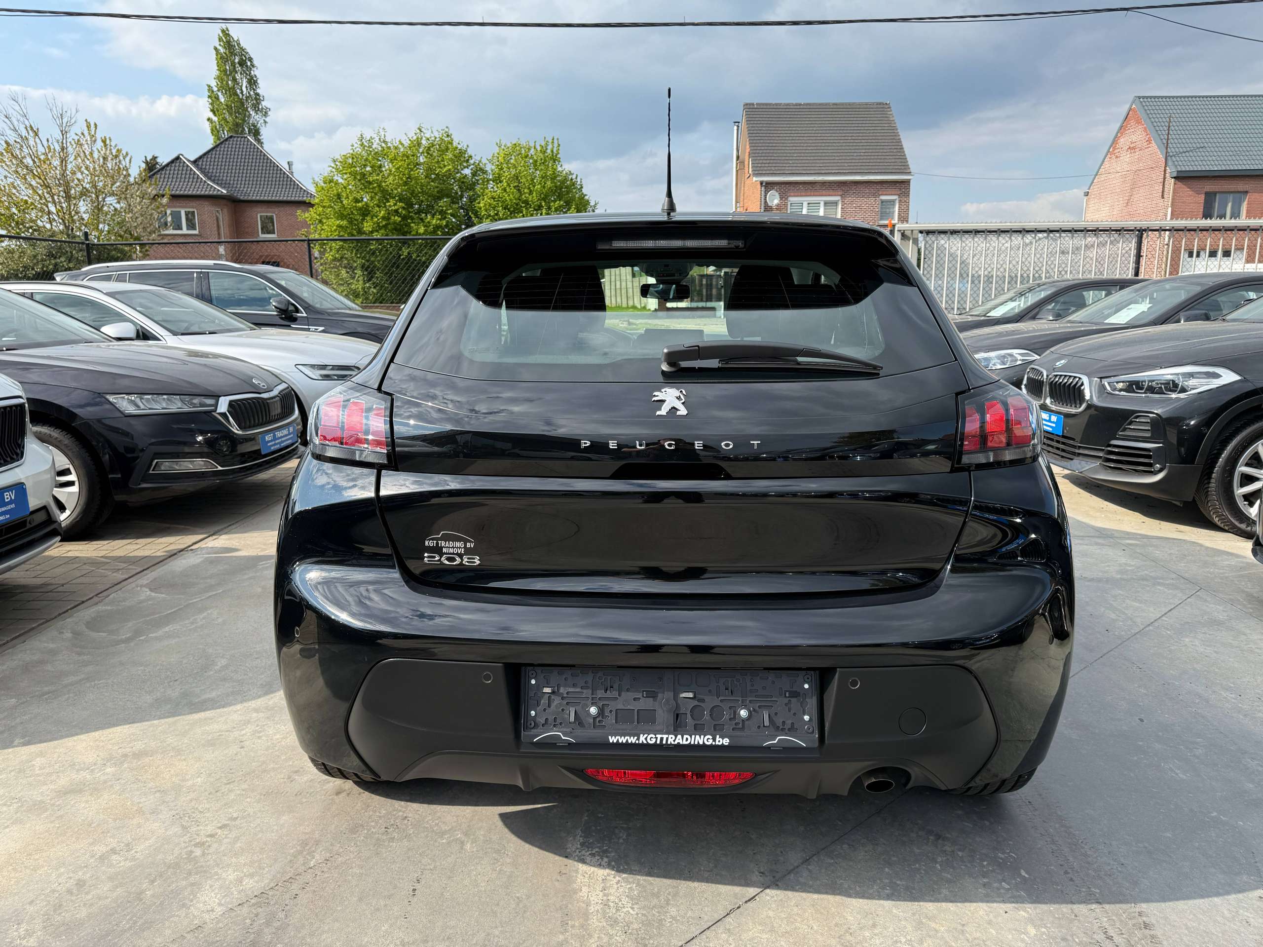 6124cacd-f880-4abe-88f2-b282186fc0086-peugeot-208-1-2i-full-led-navigatie-carplay-alu-bluetooth-pdc.jpg