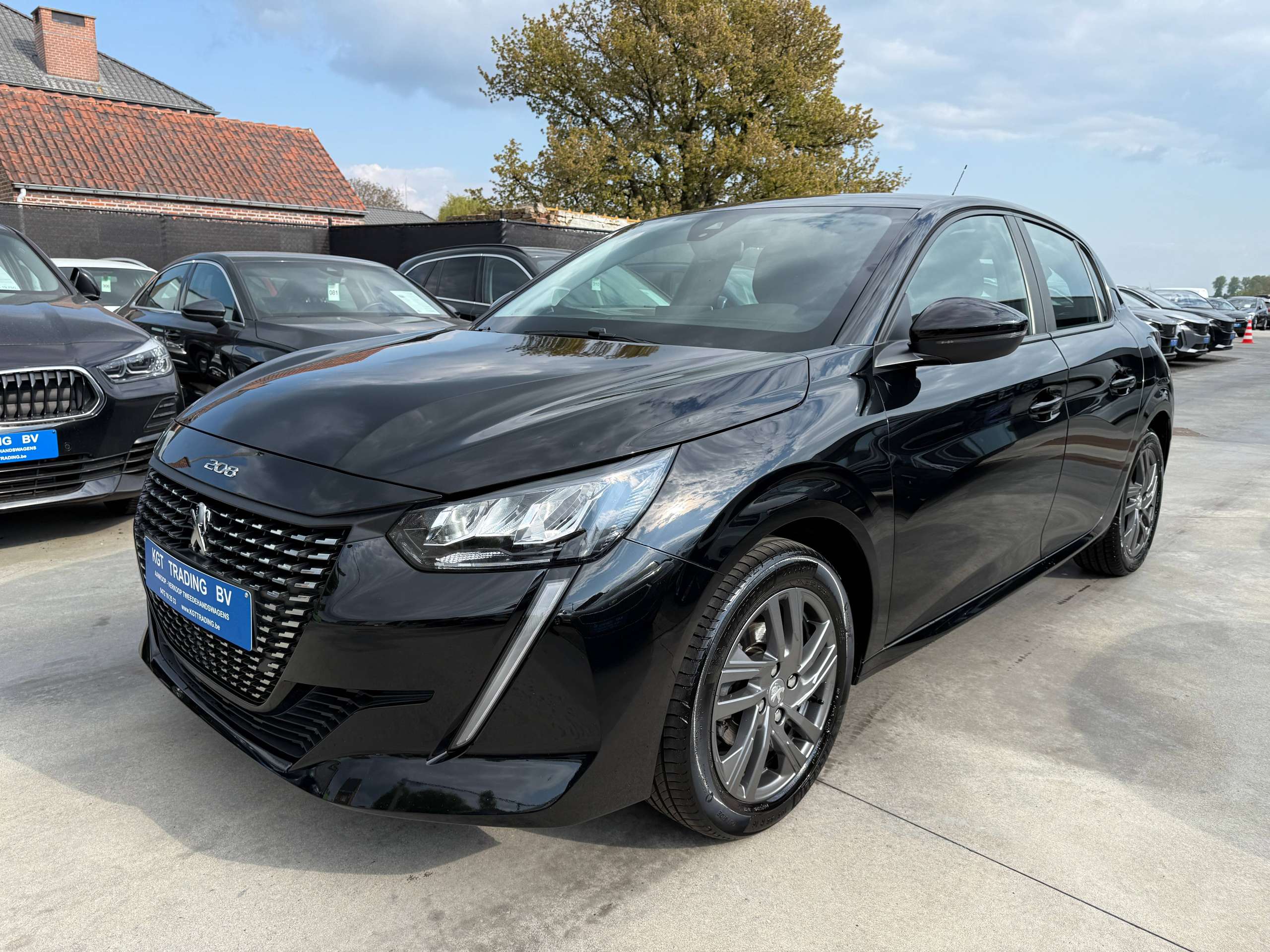 6124cacd-f880-4abe-88f2-b282186fc0089-peugeot-208-1-2i-full-led-navigatie-carplay-alu-bluetooth-pdc.jpg