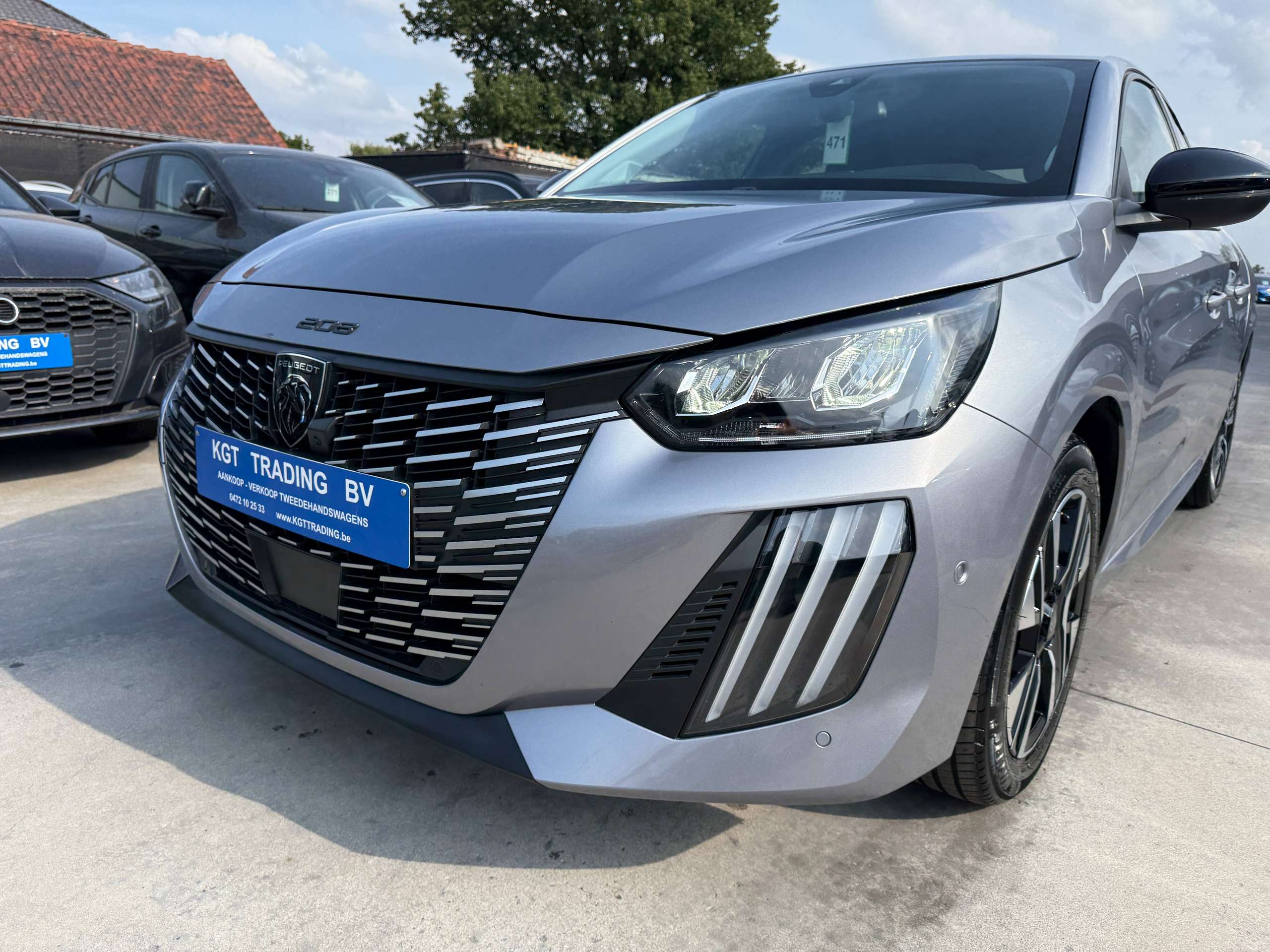 656492aa-7f54-4733-85e9-fd3a8211536910-peugeot-208-1-2i-turbo-360-camera-dode-hoek-navigatie-leder-full-led-carplay.jpg