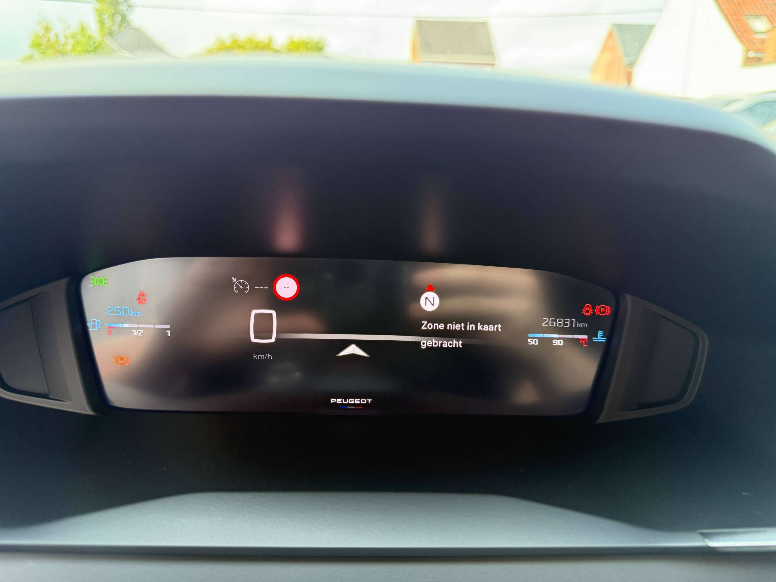656492aa-7f54-4733-85e9-fd3a8211536917-peugeot-208-1-2i-turbo-360-camera-dode-hoek-navigatie-leder-full-led-carplay.jpg