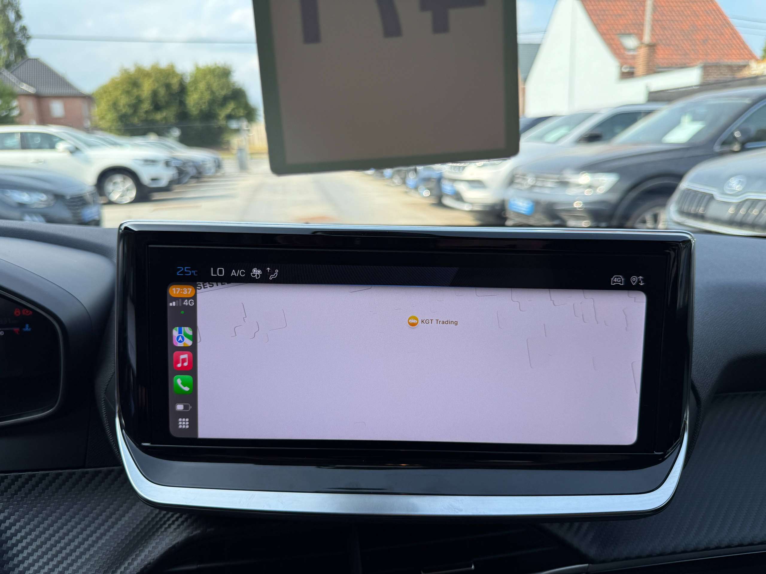 656492aa-7f54-4733-85e9-fd3a8211536925-peugeot-208-1-2i-turbo-360-camera-dode-hoek-navigatie-leder-full-led-carplay.jpg
