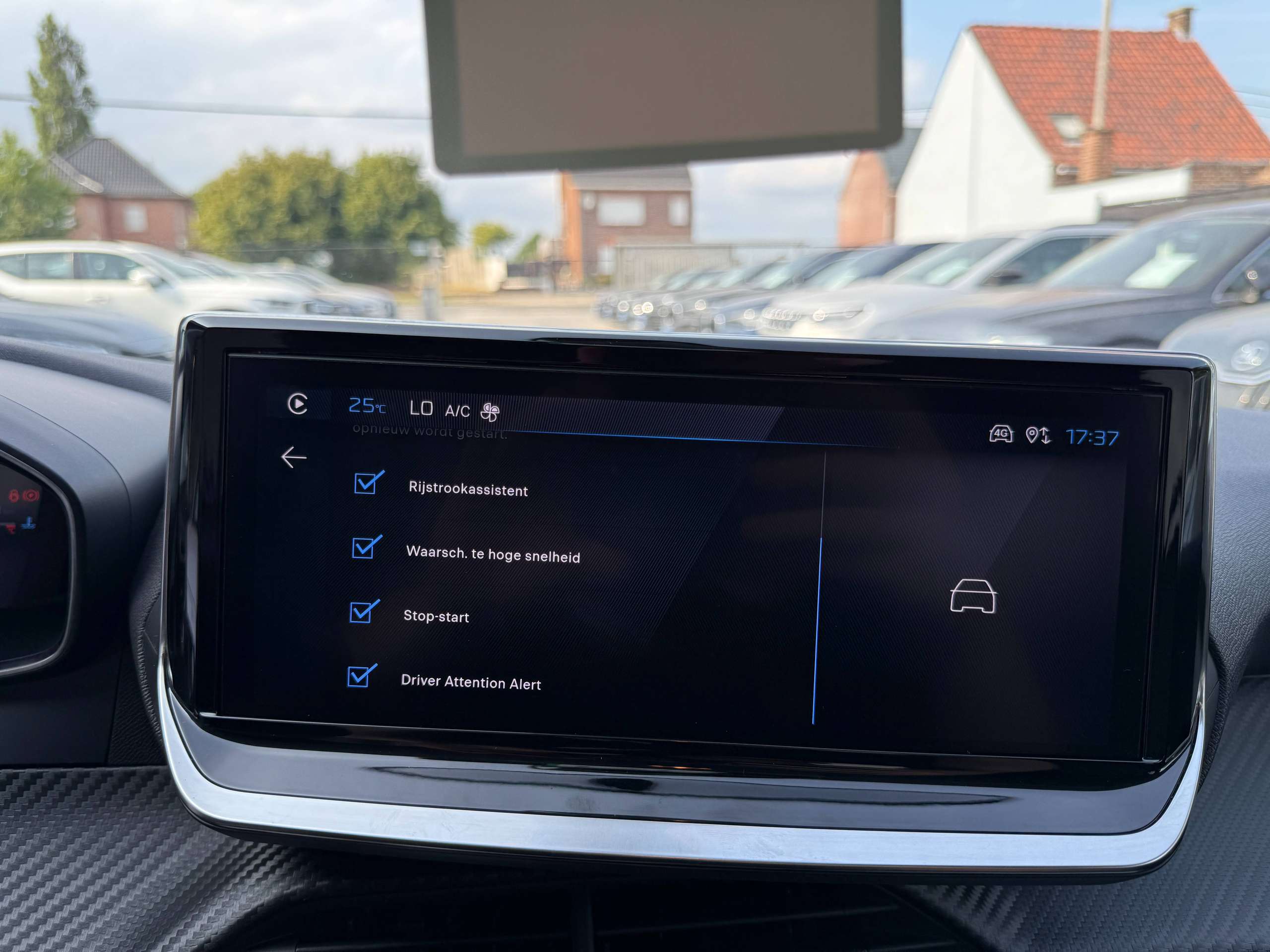 656492aa-7f54-4733-85e9-fd3a8211536927-peugeot-208-1-2i-turbo-360-camera-dode-hoek-navigatie-leder-full-led-carplay.jpg