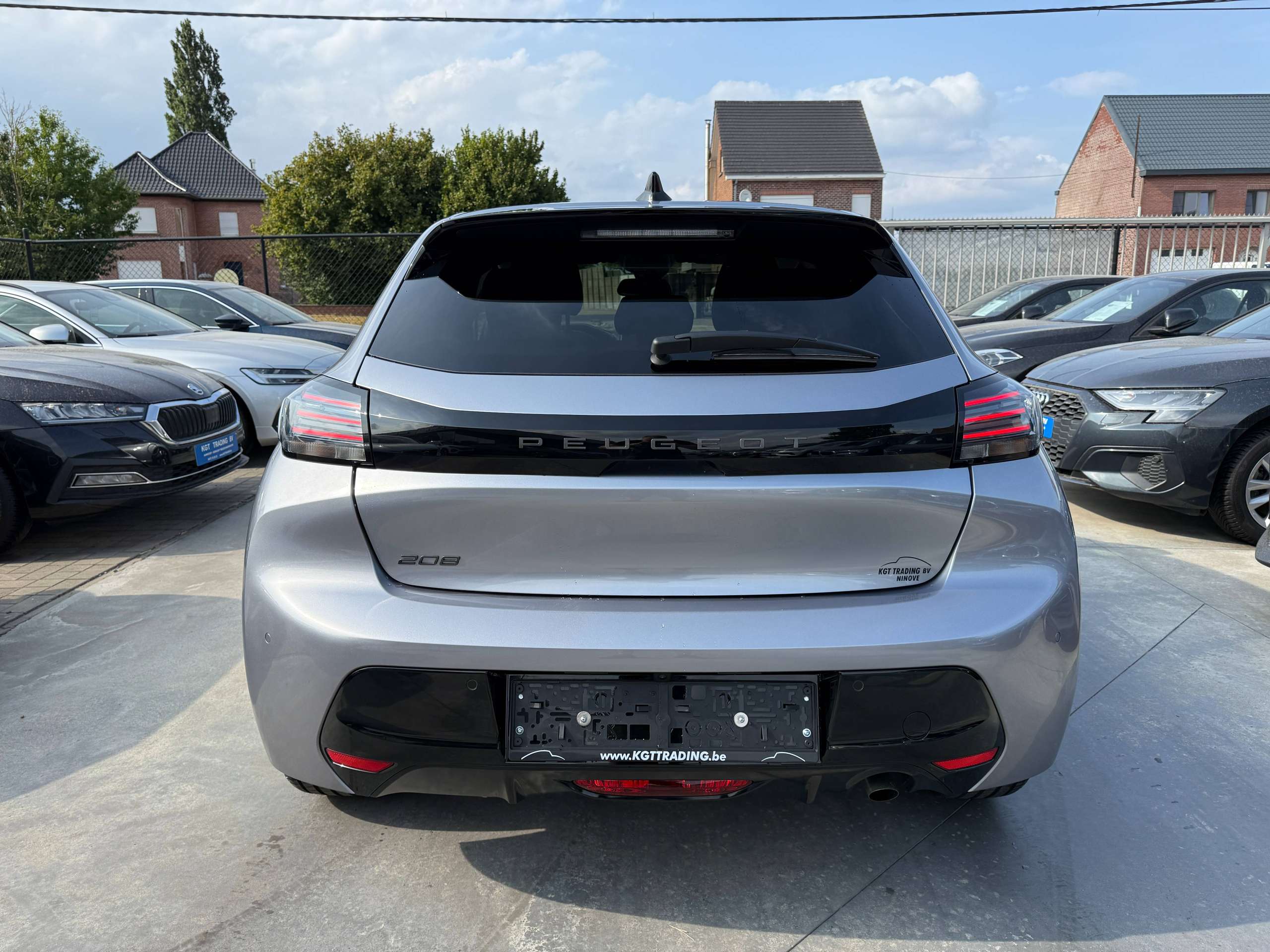 656492aa-7f54-4733-85e9-fd3a821153696-peugeot-208-1-2i-turbo-360-camera-dode-hoek-navigatie-leder-full-led-carplay.jpg