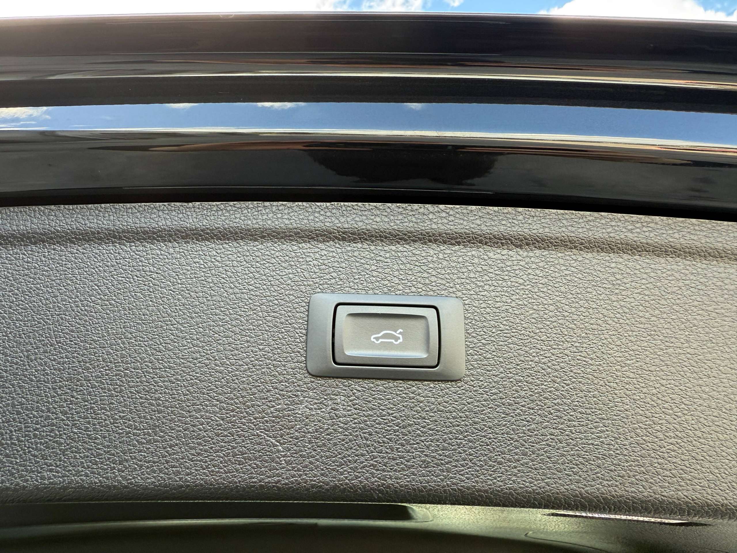 75839e80-b249-4c7c-8ee5-c8af55806ae618-audi-q5-phev-50-tfsie-quattro-navigatie-pano-dak-leder-camera-full-led-virtual.jpg
