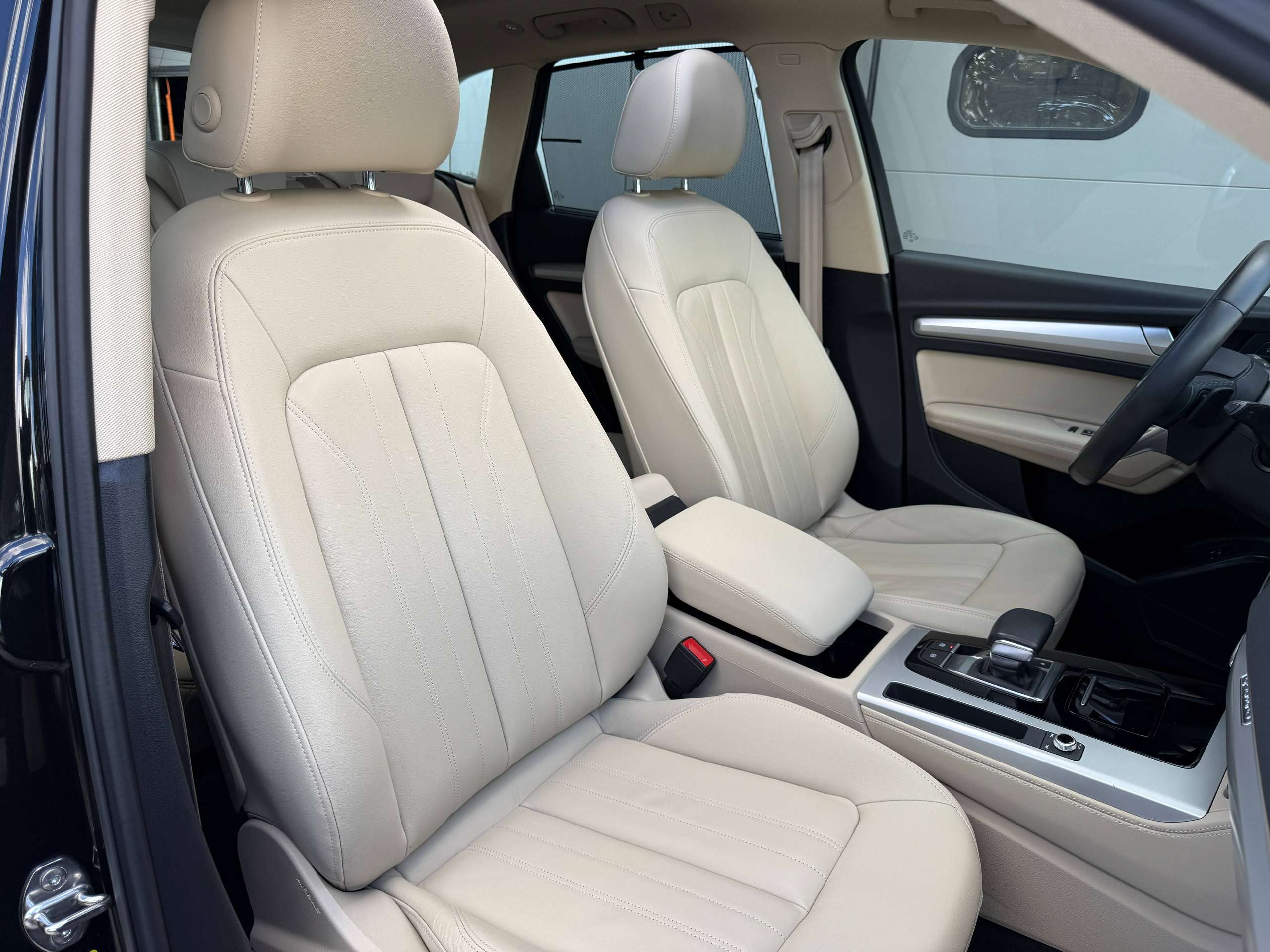 75839e80-b249-4c7c-8ee5-c8af55806ae634-audi-q5-phev-50-tfsie-quattro-navigatie-pano-dak-leder-camera-full-led-virtual.jpg