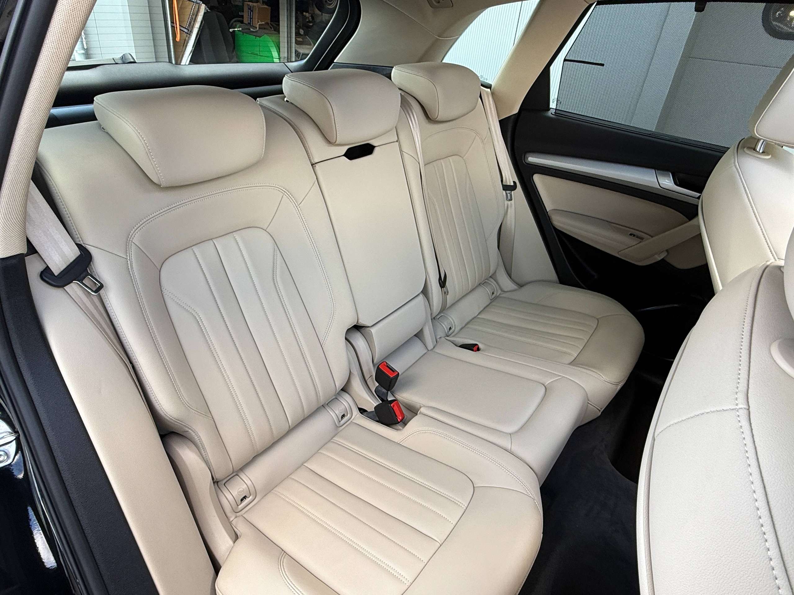 75839e80-b249-4c7c-8ee5-c8af55806ae635-audi-q5-phev-50-tfsie-quattro-navigatie-pano-dak-leder-camera-full-led-virtual.jpg