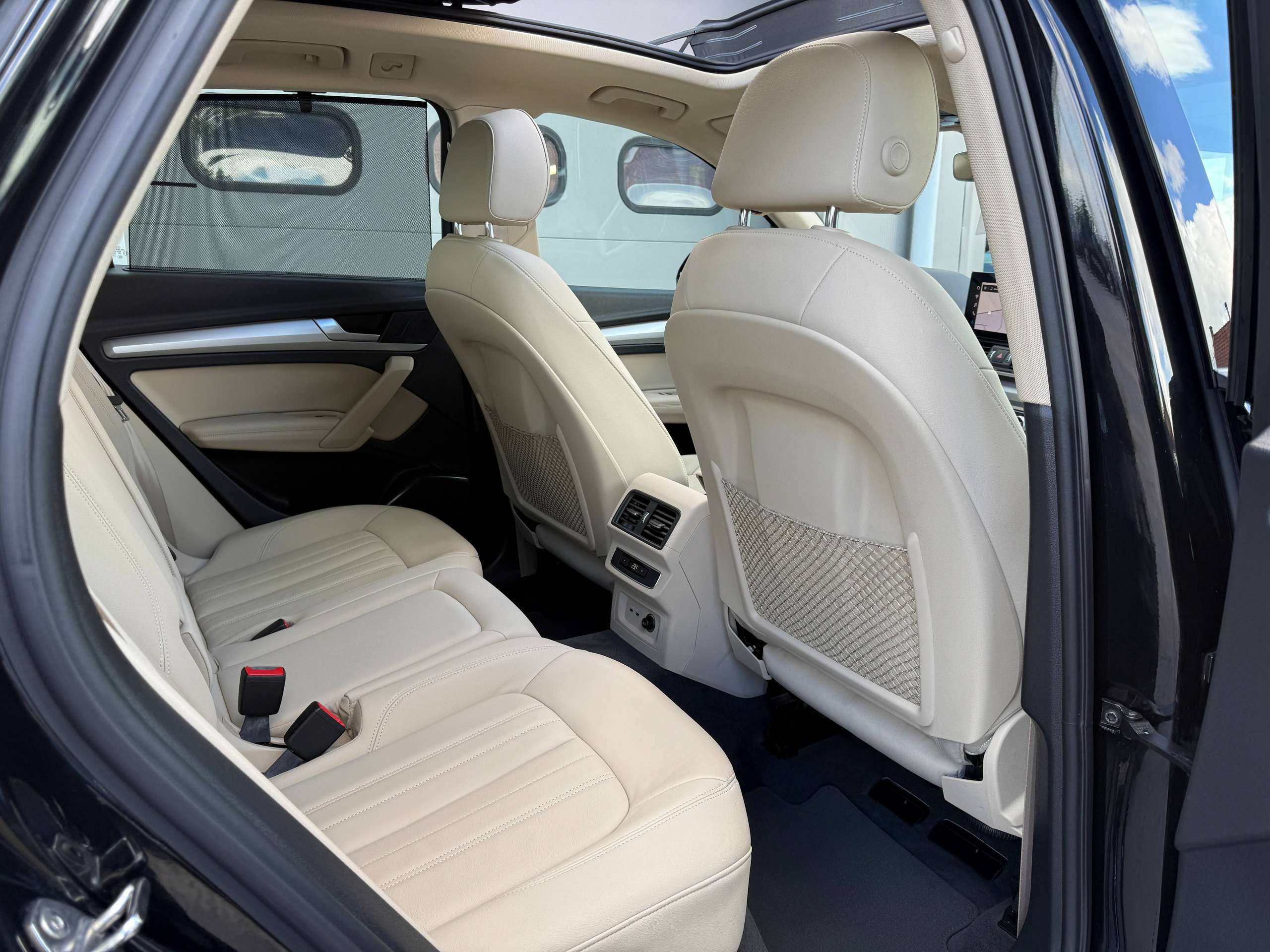 75839e80-b249-4c7c-8ee5-c8af55806ae636-audi-q5-phev-50-tfsie-quattro-navigatie-pano-dak-leder-camera-full-led-virtual.jpg