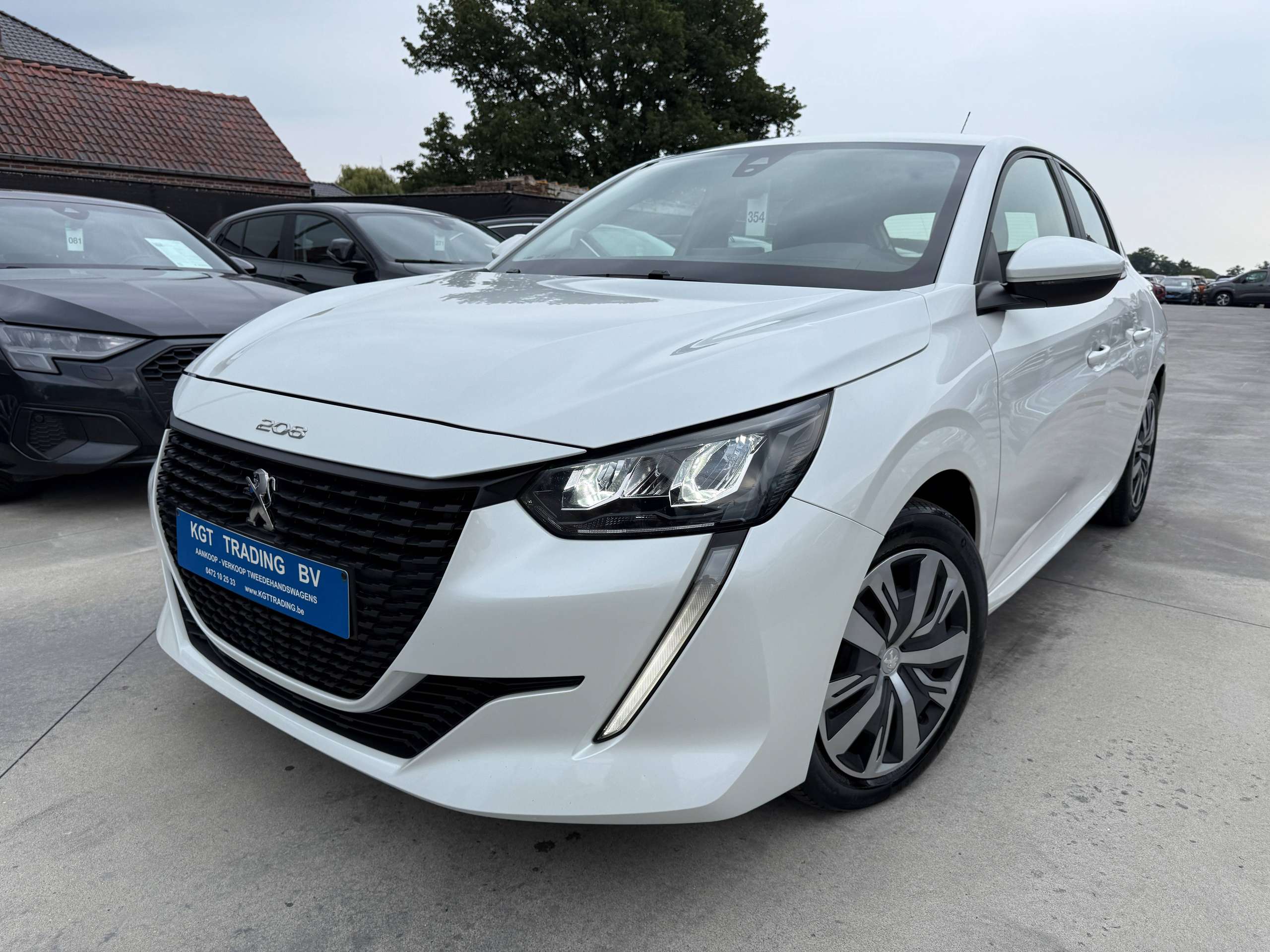 76207594-ba17-485d-ad61-5c06d93415551-peugeot-208-1-2i-full-led-navigatie-carplay-bluetooth-pdc-airco.jpg