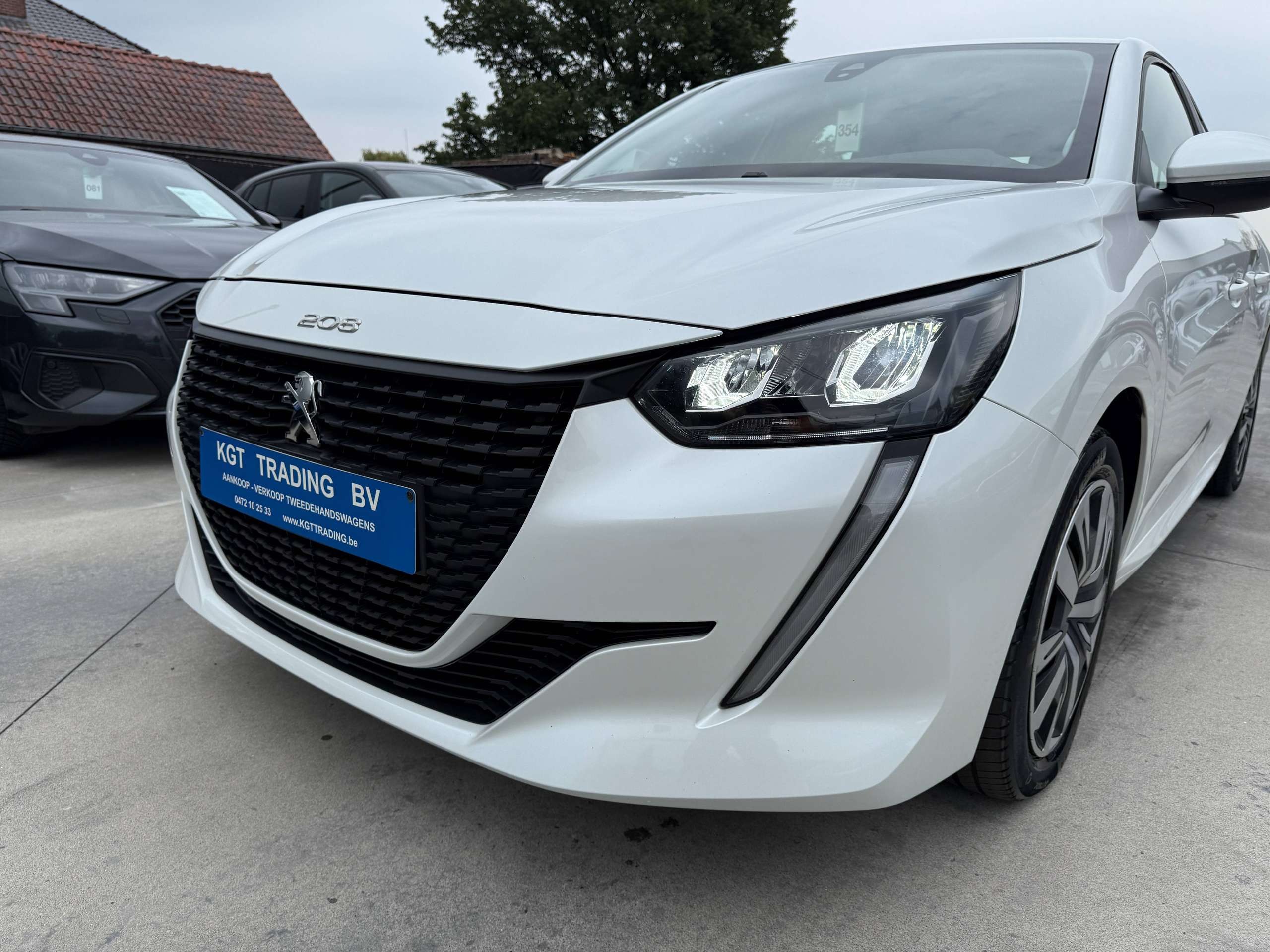 76207594-ba17-485d-ad61-5c06d934155510-peugeot-208-1-2i-full-led-navigatie-carplay-bluetooth-pdc-airco.jpg