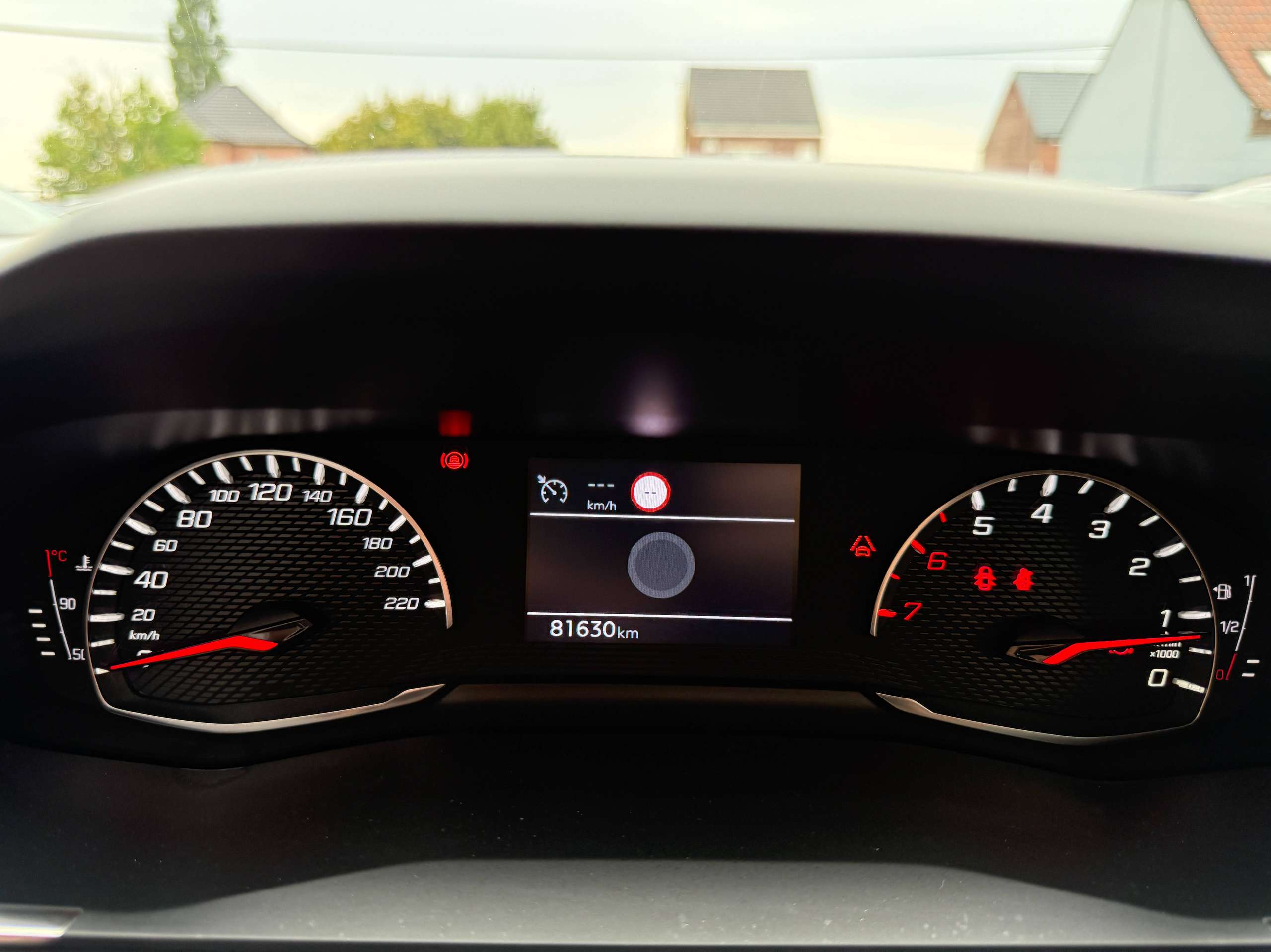 76207594-ba17-485d-ad61-5c06d934155518-peugeot-208-1-2i-full-led-navigatie-carplay-bluetooth-pdc-airco.jpg