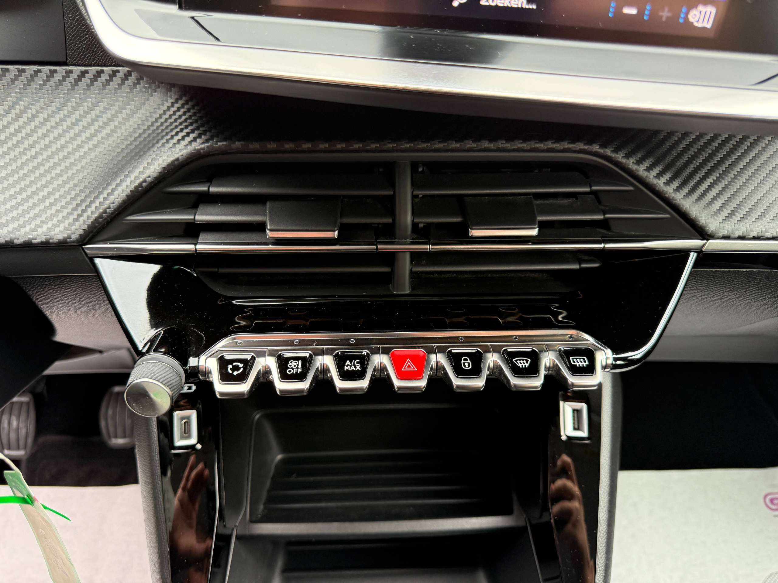 76207594-ba17-485d-ad61-5c06d934155520-peugeot-208-1-2i-full-led-navigatie-carplay-bluetooth-pdc-airco.jpg