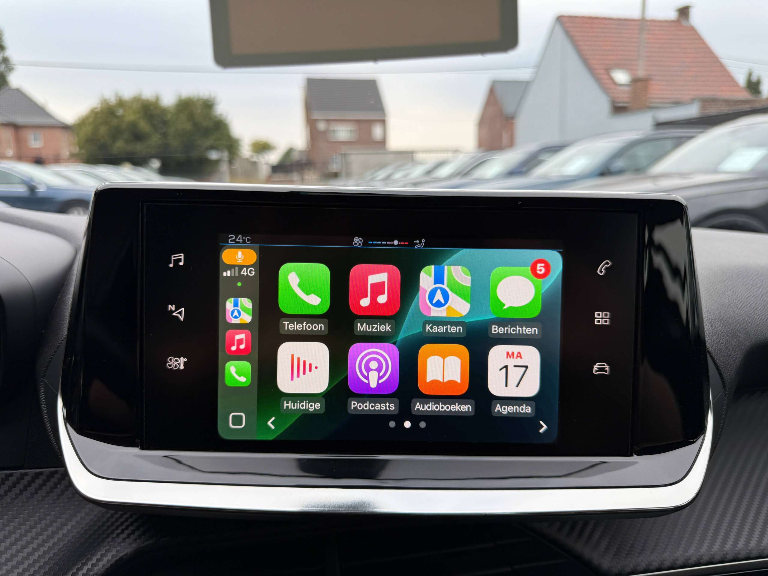 76207594-ba17-485d-ad61-5c06d934155525-peugeot-208-1-2i-full-led-navigatie-carplay-bluetooth-pdc-airco.jpg