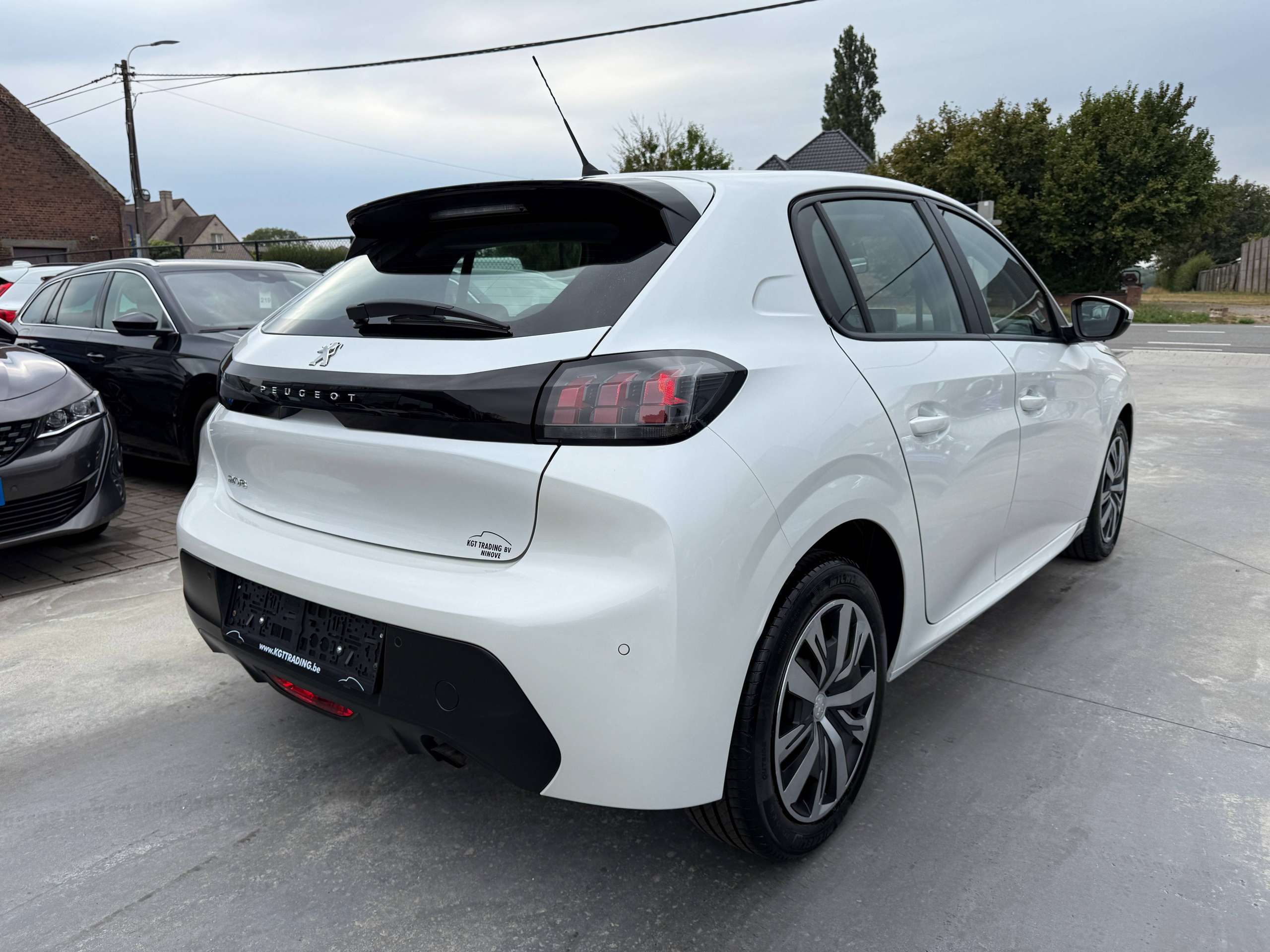 76207594-ba17-485d-ad61-5c06d93415555-peugeot-208-1-2i-full-led-navigatie-carplay-bluetooth-pdc-airco.jpg