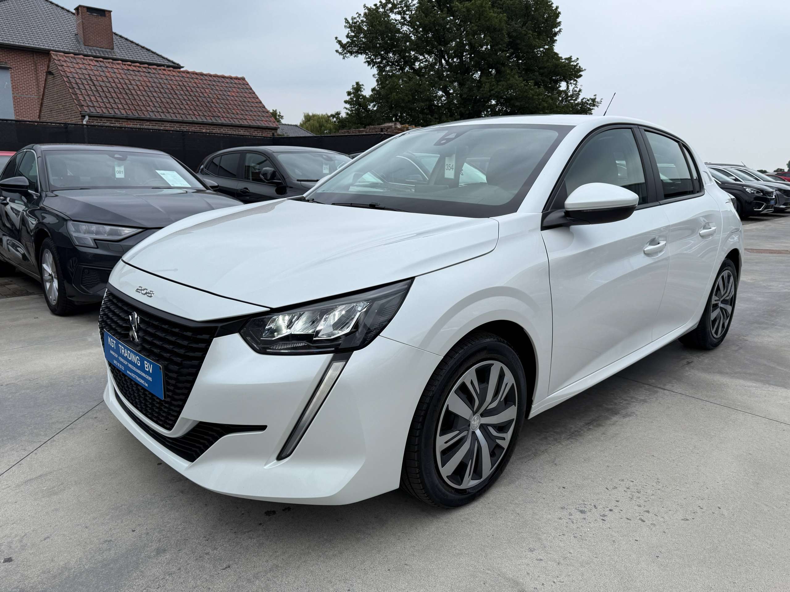76207594-ba17-485d-ad61-5c06d93415559-peugeot-208-1-2i-full-led-navigatie-carplay-bluetooth-pdc-airco.jpg