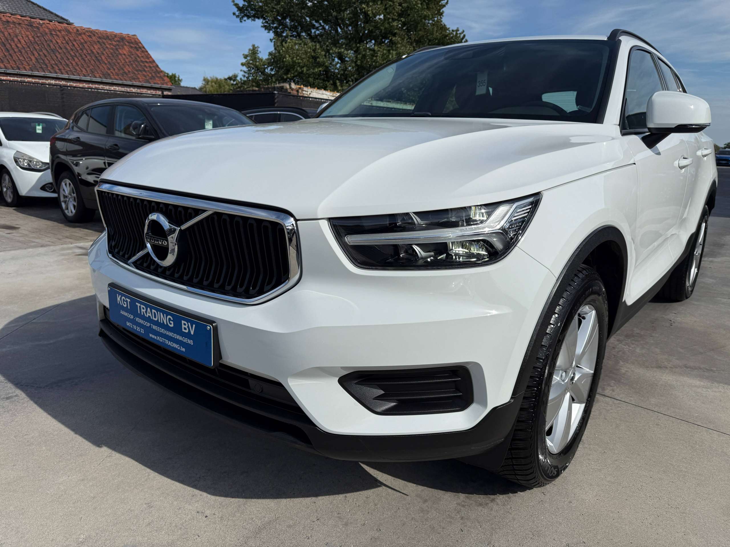 78a486c5-085e-4742-8d24-0cc30cf4e22c10-volvo-xc40-1-5-t2-129pk-navigatie-full-led-bluetooth-dab-pdc-carpass.jpg