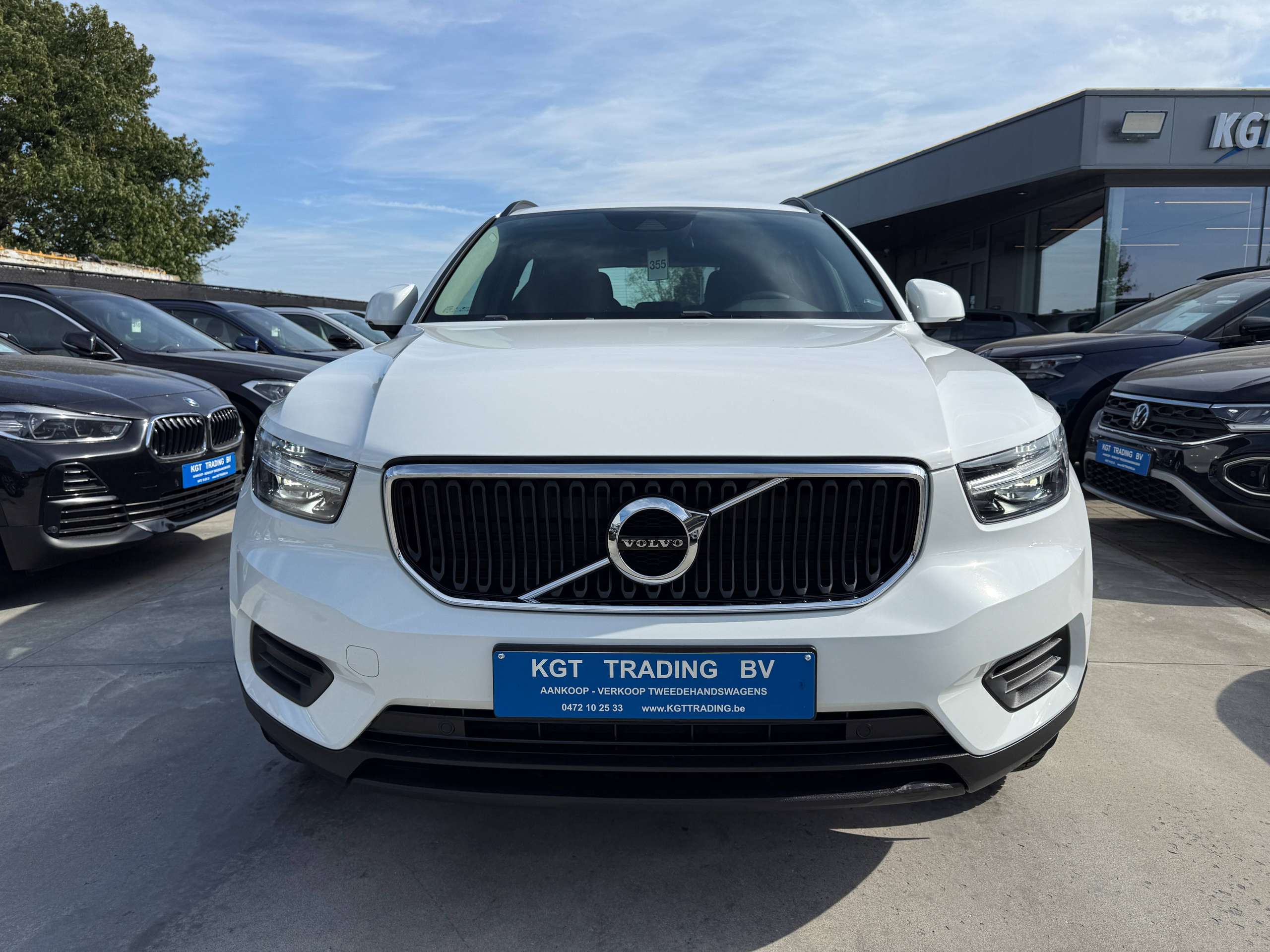 78a486c5-085e-4742-8d24-0cc30cf4e22c2-volvo-xc40-1-5-t2-129pk-navigatie-full-led-bluetooth-dab-pdc-carpass.jpg