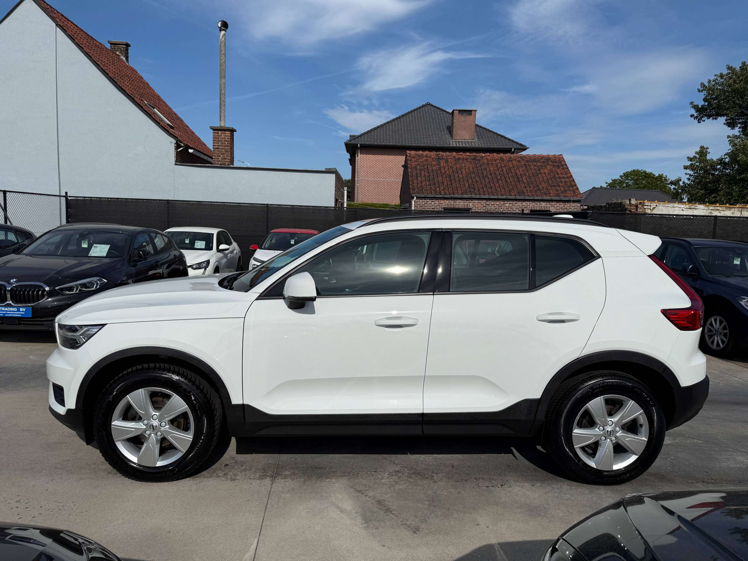 78a486c5-085e-4742-8d24-0cc30cf4e22c8-volvo-xc40-1-5-t2-129pk-navigatie-full-led-bluetooth-dab-pdc-carpass.jpg