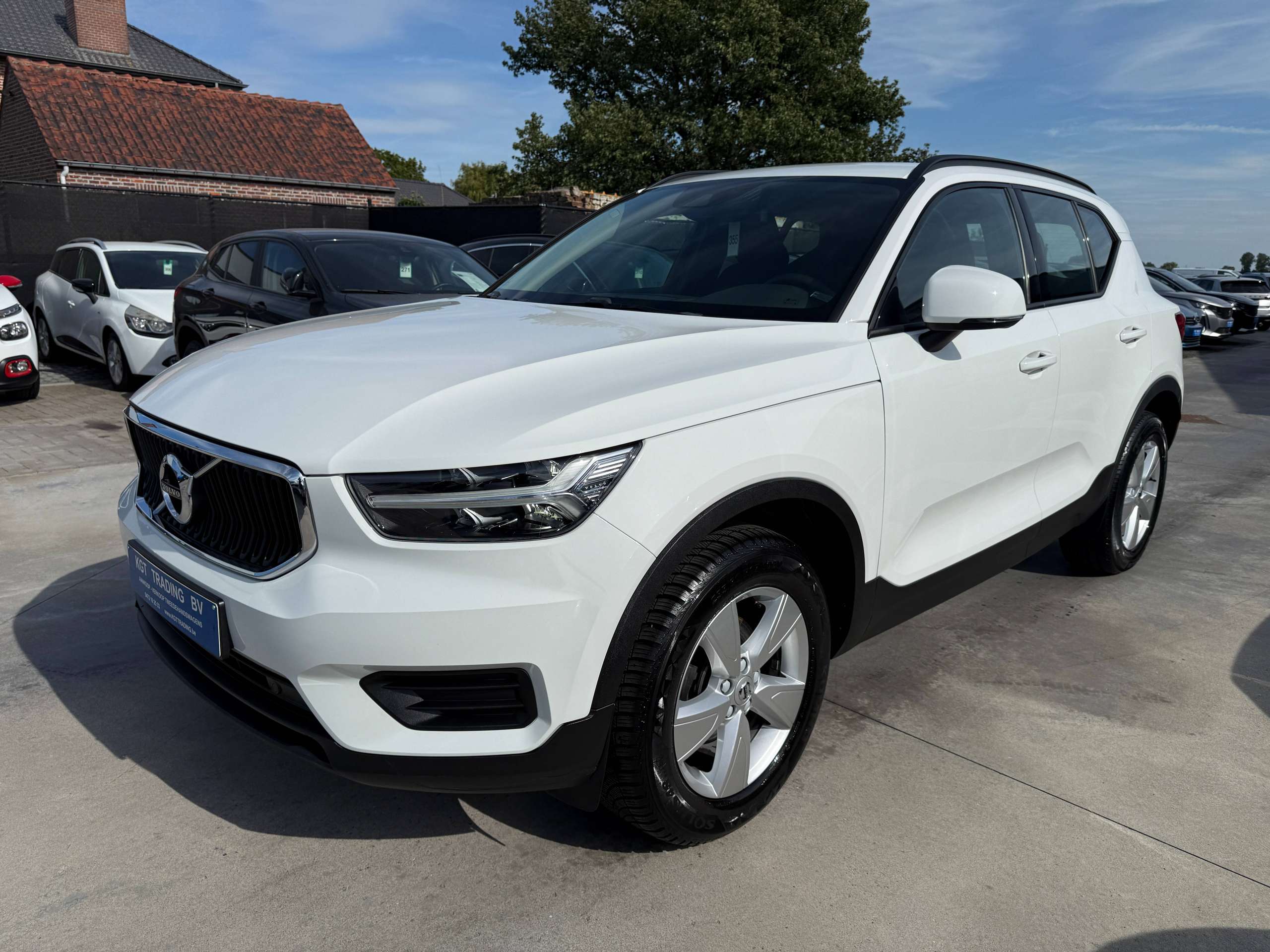78a486c5-085e-4742-8d24-0cc30cf4e22c9-volvo-xc40-1-5-t2-129pk-navigatie-full-led-bluetooth-dab-pdc-carpass.jpg