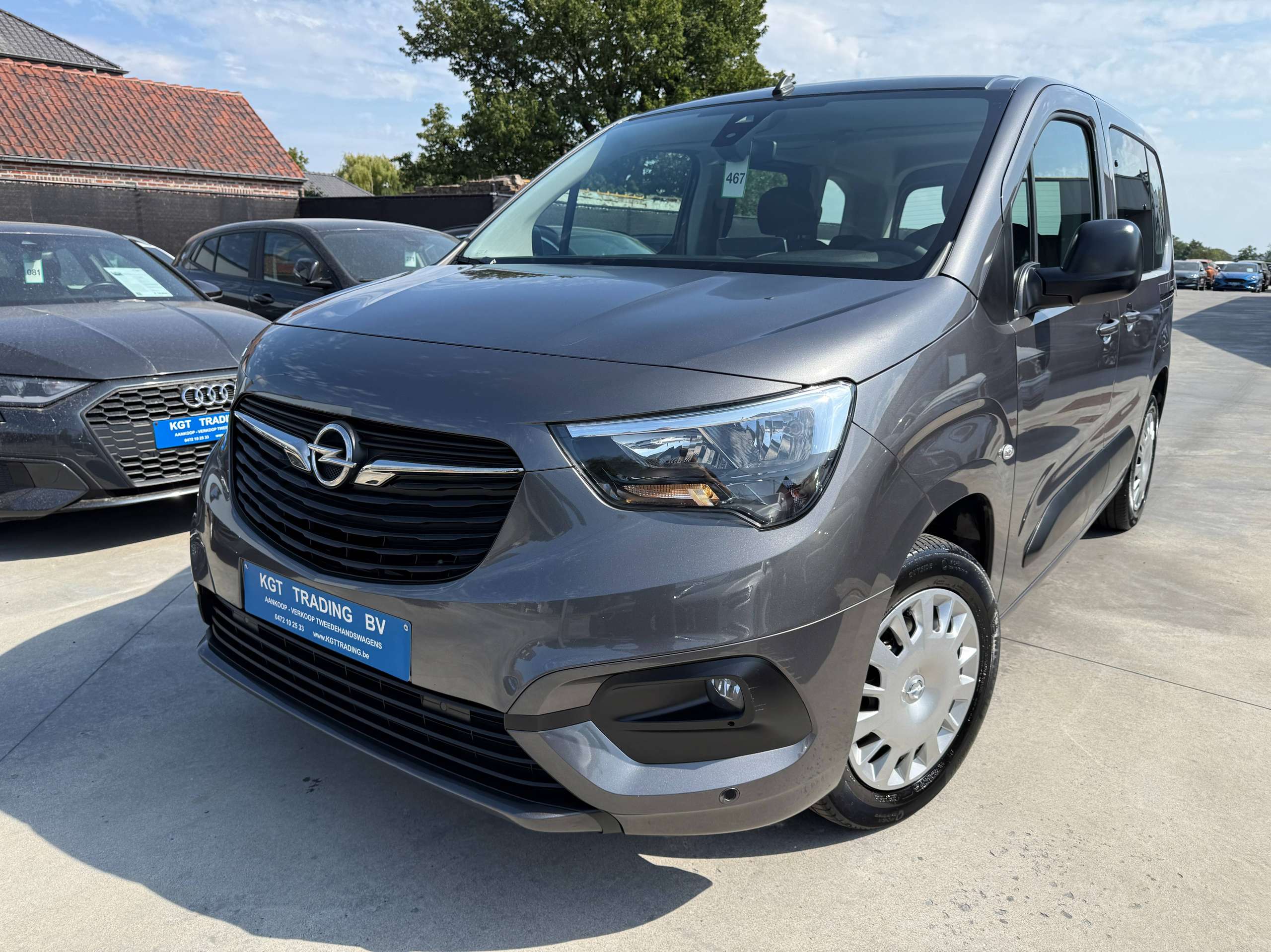 78b4767d-6155-4896-bfc5-9e6ae98dfeb51-opel-combo-life-1-2i-110pk-5-zit-navigatie-camera-carplay-pdc-dab-trekhaak-airco.jpg