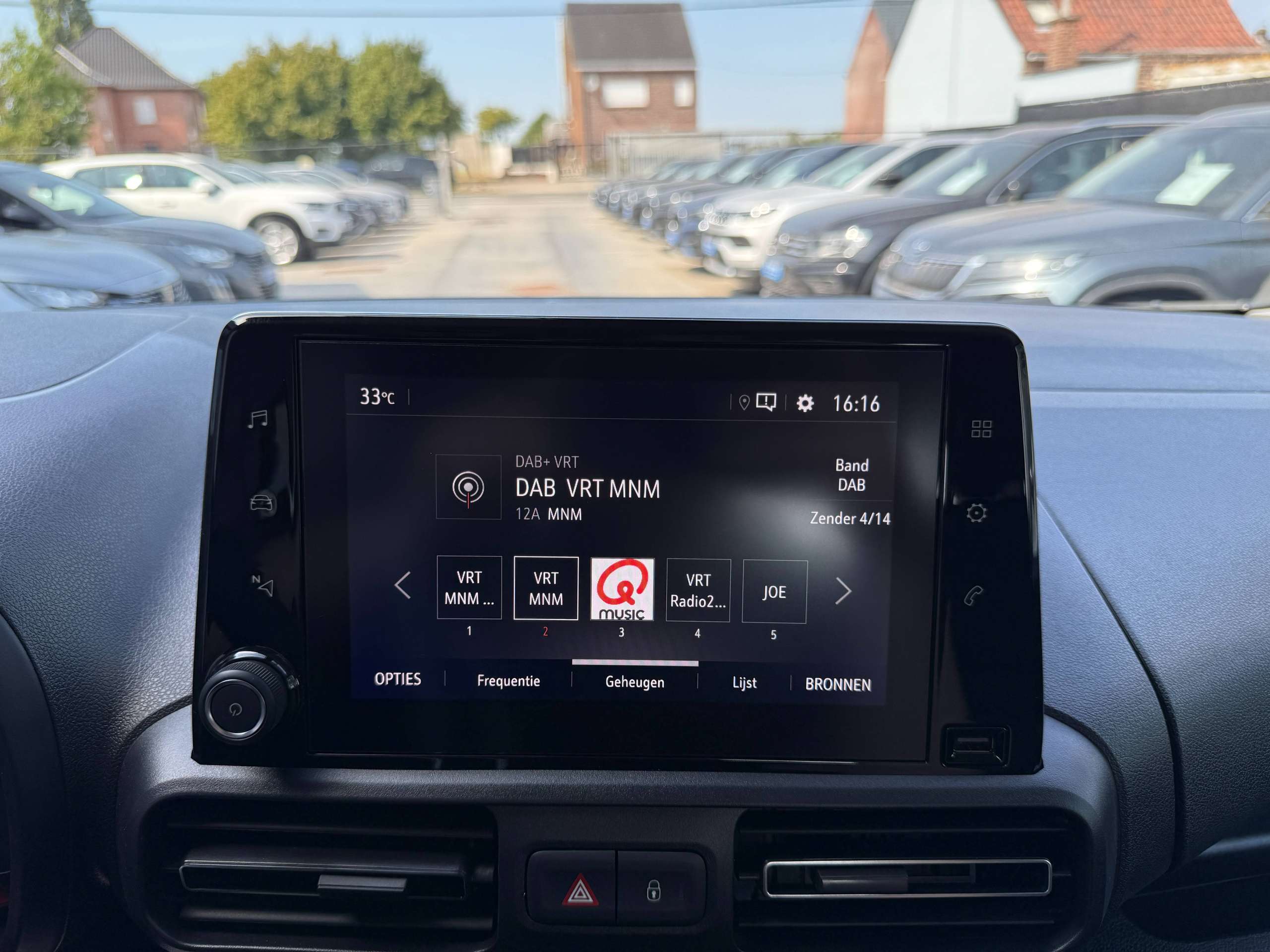 78b4767d-6155-4896-bfc5-9e6ae98dfeb523-opel-combo-life-1-2i-110pk-5-zit-navigatie-camera-carplay-pdc-dab-trekhaak-airco.jpg