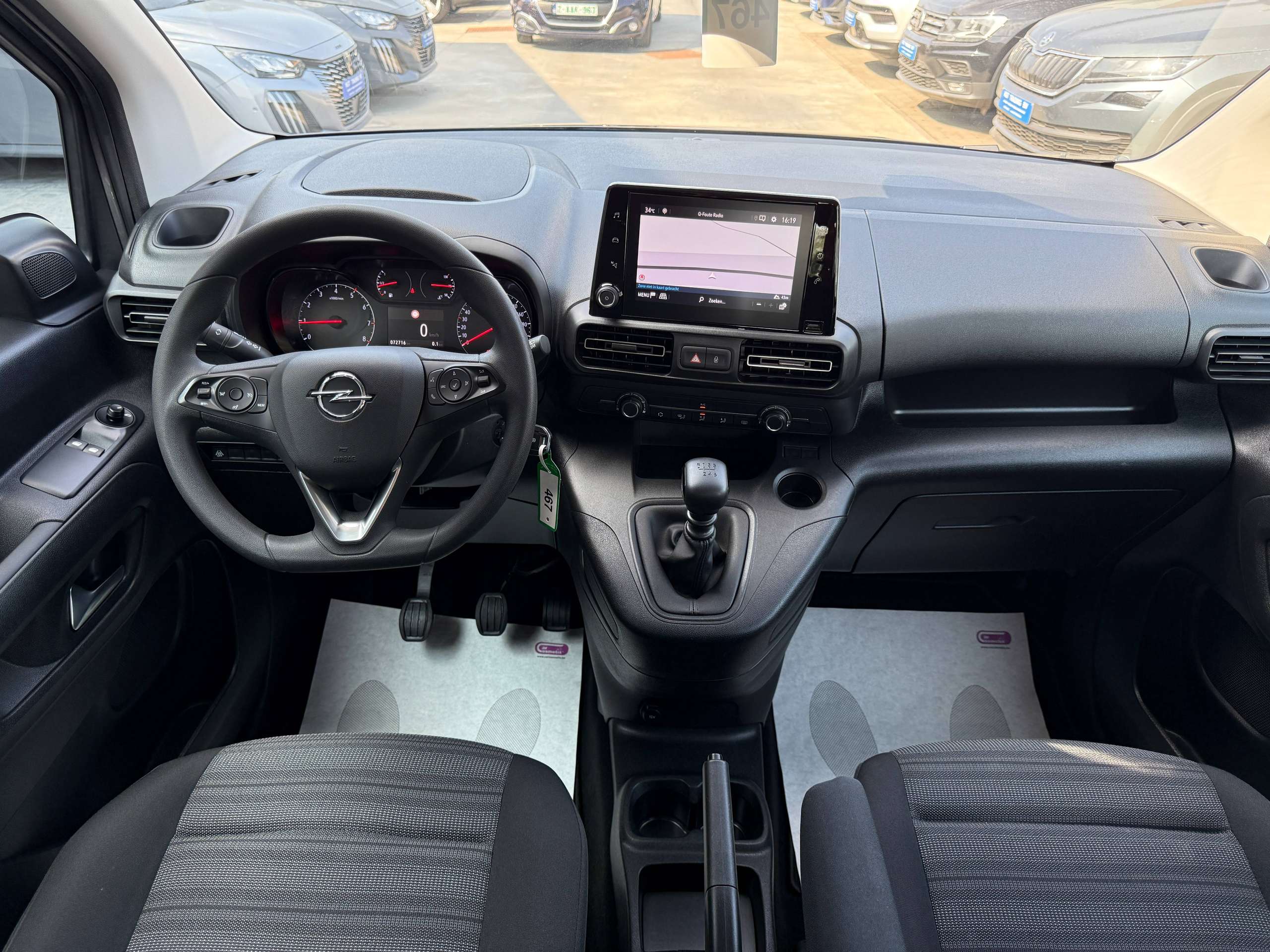 78b4767d-6155-4896-bfc5-9e6ae98dfeb533-opel-combo-life-1-2i-110pk-5-zit-navigatie-camera-carplay-pdc-dab-trekhaak-airco.jpg