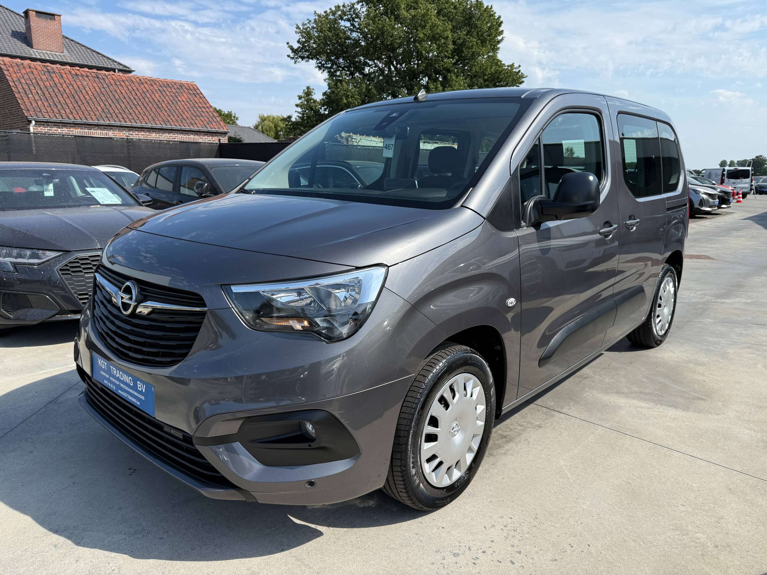78b4767d-6155-4896-bfc5-9e6ae98dfeb59-opel-combo-life-1-2i-110pk-5-zit-navigatie-camera-carplay-pdc-dab-trekhaak-airco.jpg