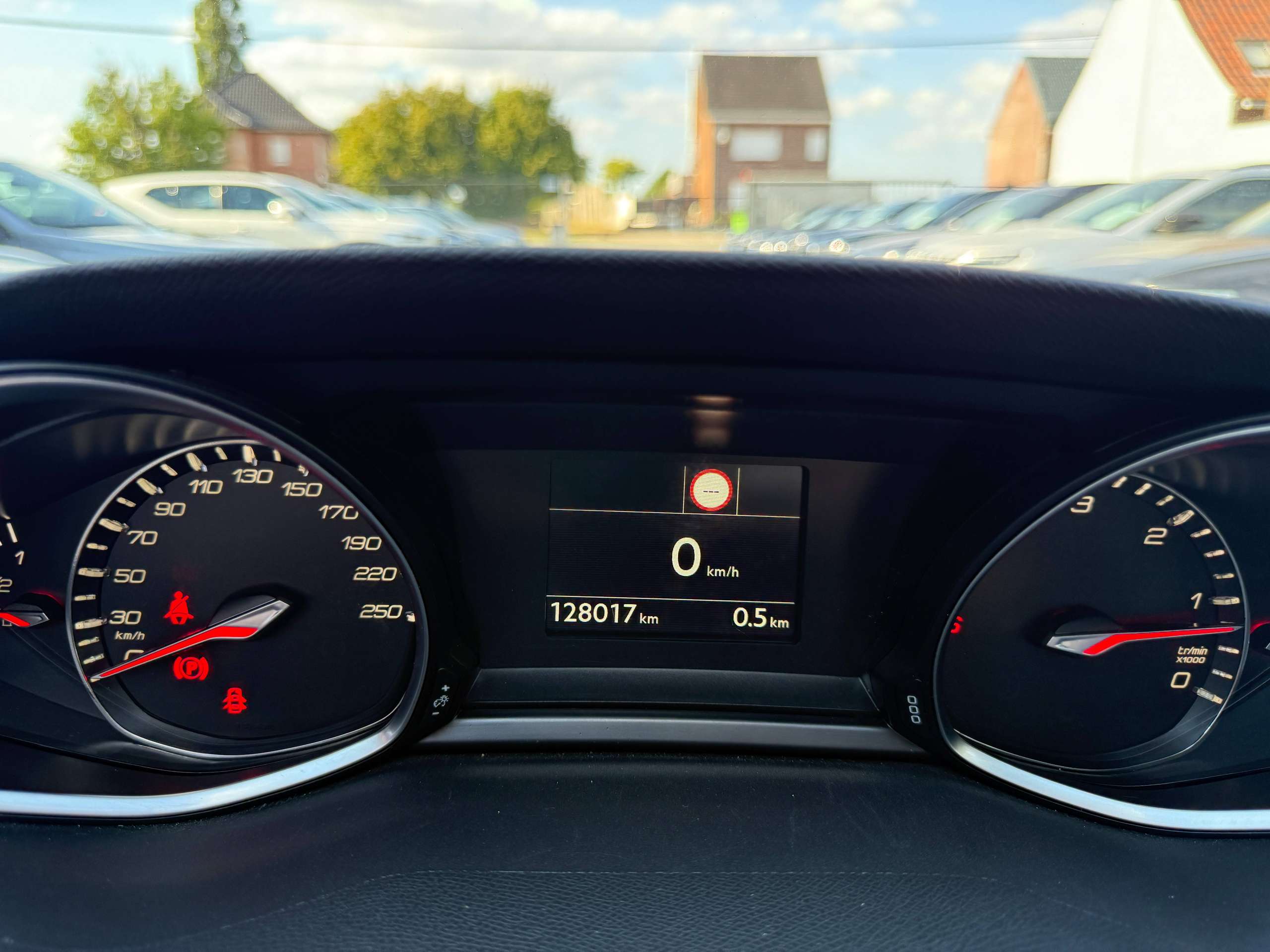 7e2e5f2f-4546-4be6-85a3-4843789bff7617-peugeot-308-sw-1-5-bluehdi-130pk-navigatie-carplay-bluetooth-pdc-led.jpg