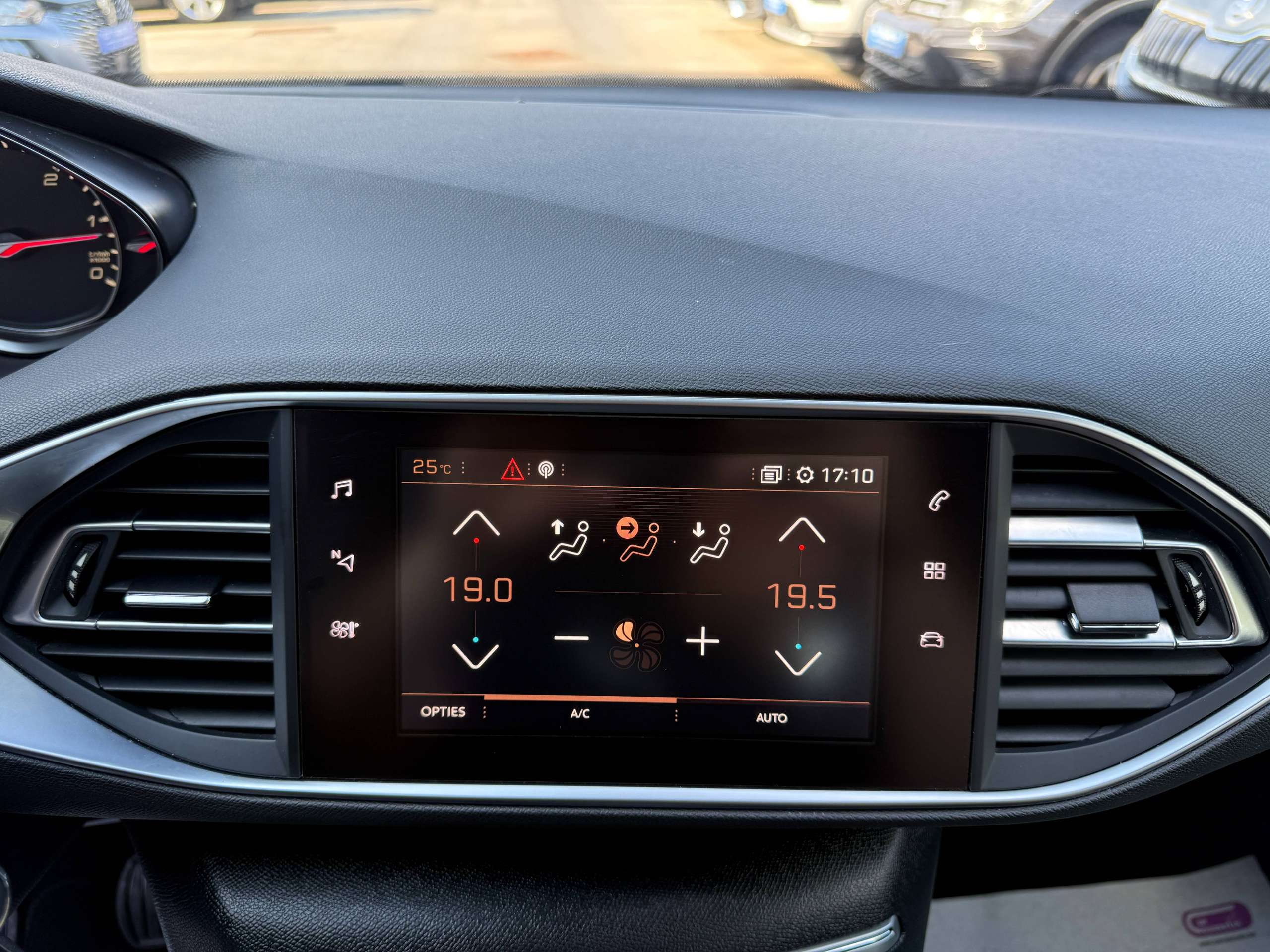 7e2e5f2f-4546-4be6-85a3-4843789bff7622-peugeot-308-sw-1-5-bluehdi-130pk-navigatie-carplay-bluetooth-pdc-led.jpg